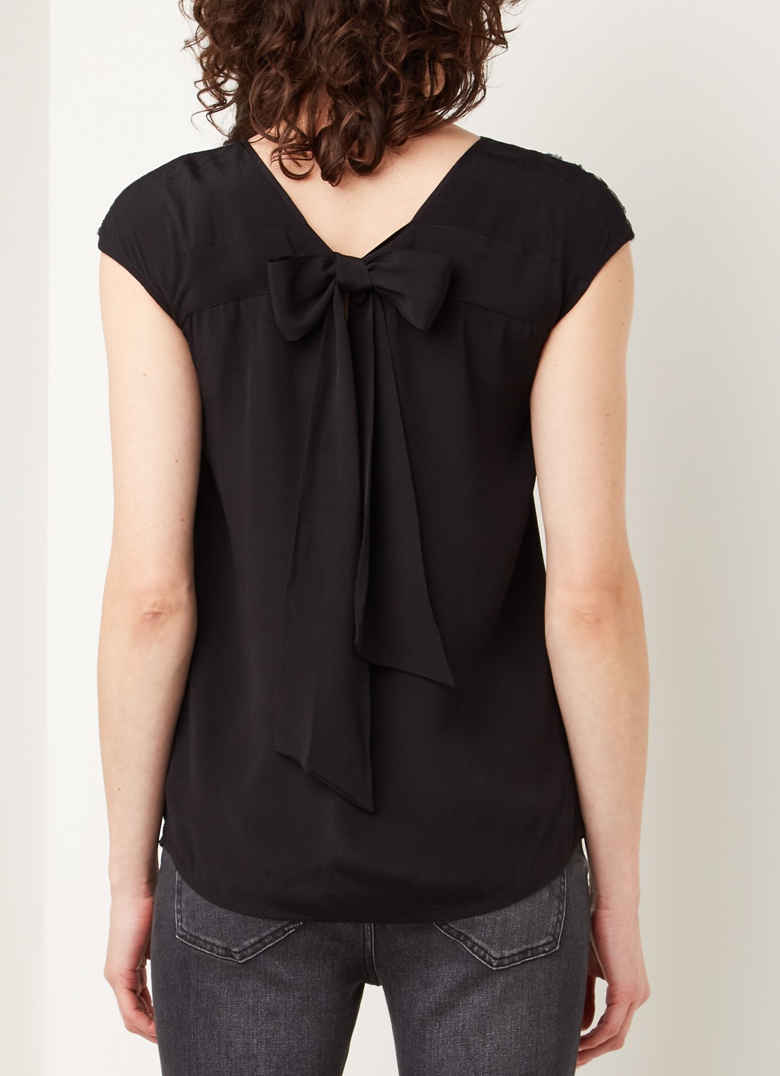 Mint Velvet Mouwloze top met pailletten en cut-out detail - achterkant zwart