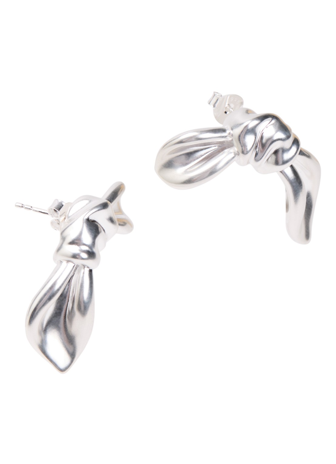 Missoma Markgong Bow Oversized oorstekers - voorkant zilver