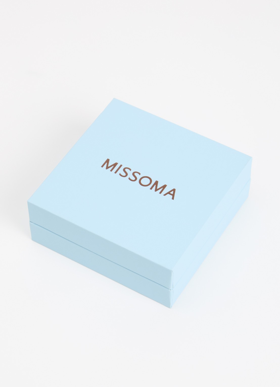 Missoma Pearl Baya oorstekers verguld - detail 2 goud