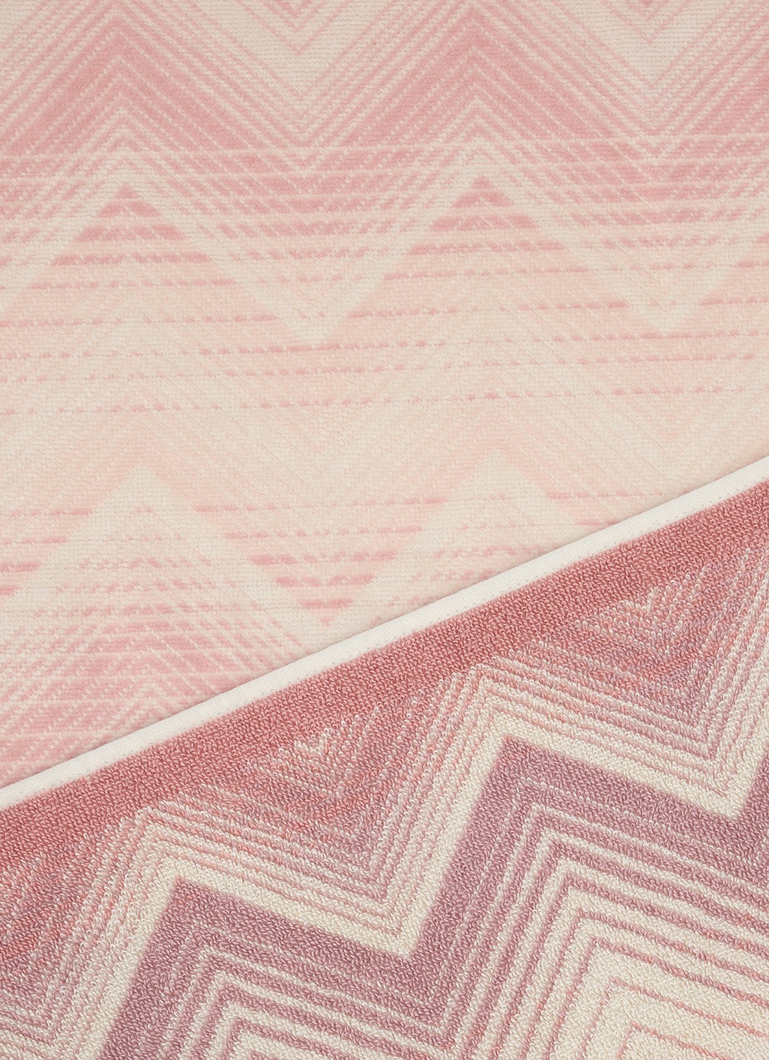 Missoni Marea gastendoek - 40 x 70 cm - achterkant 4 lichtroze