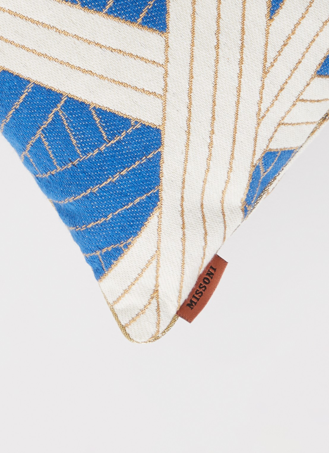 Missoni Nastri sierkussen met grafische print 30 x 60 cm - detail 2 blauw