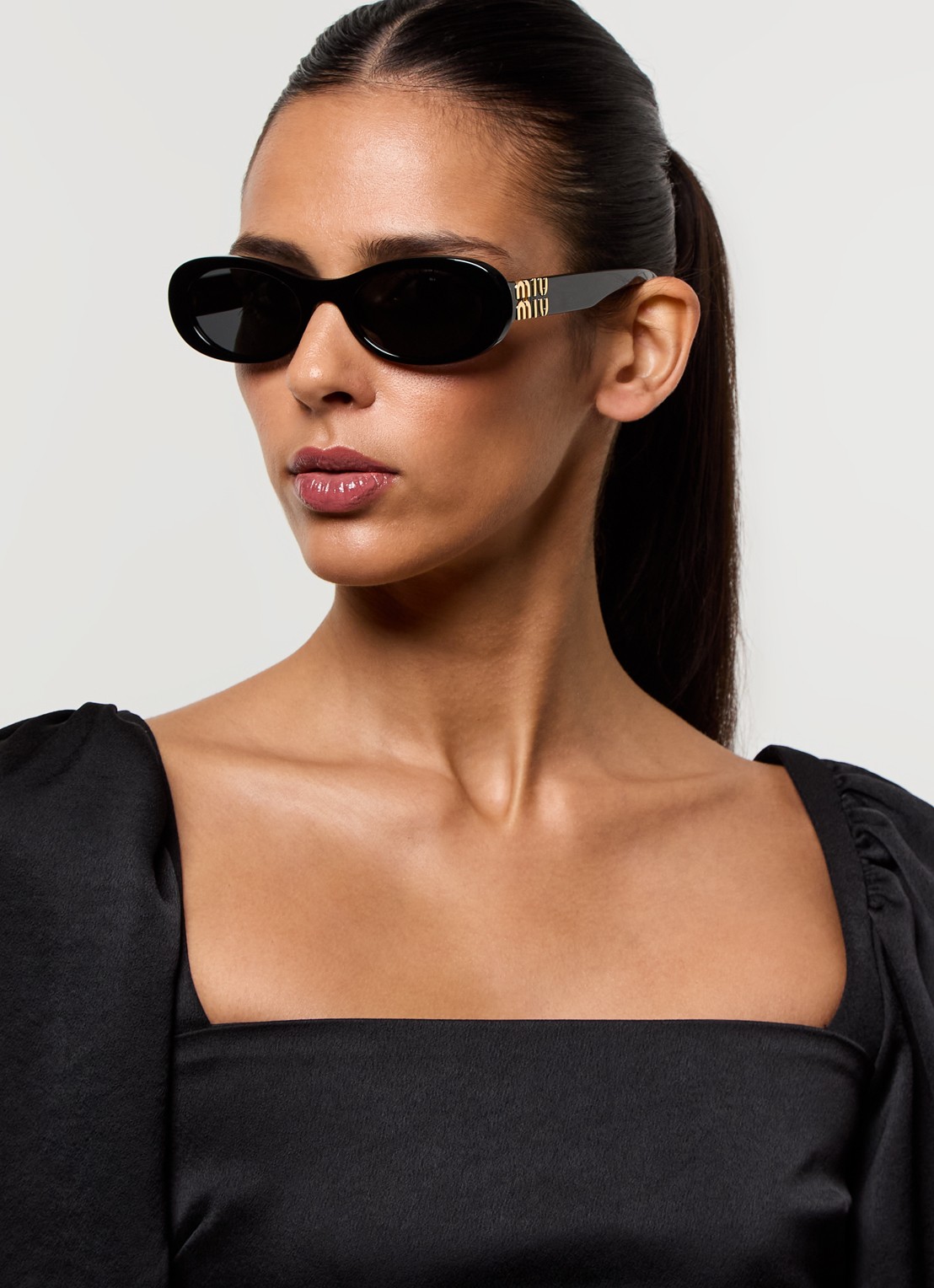 Miu Miu Retro zonnebril MU 06ZS - voorkant 2 zwart