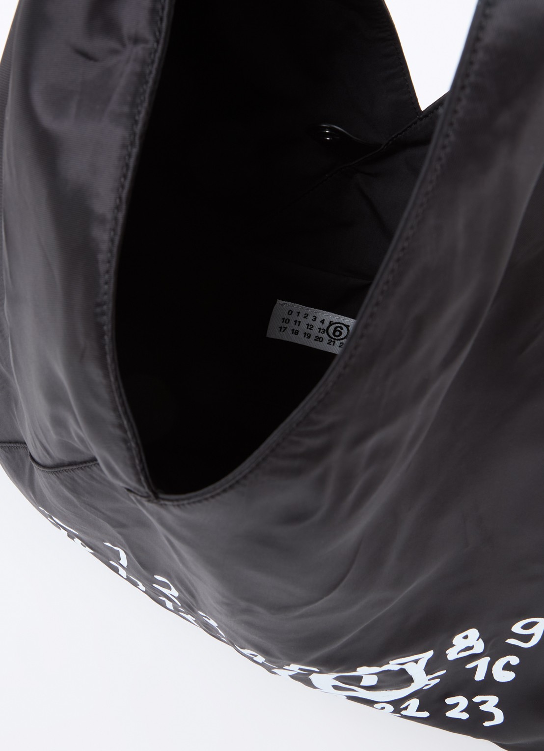 MM6 Schoudertas met logo - detail diepzwart