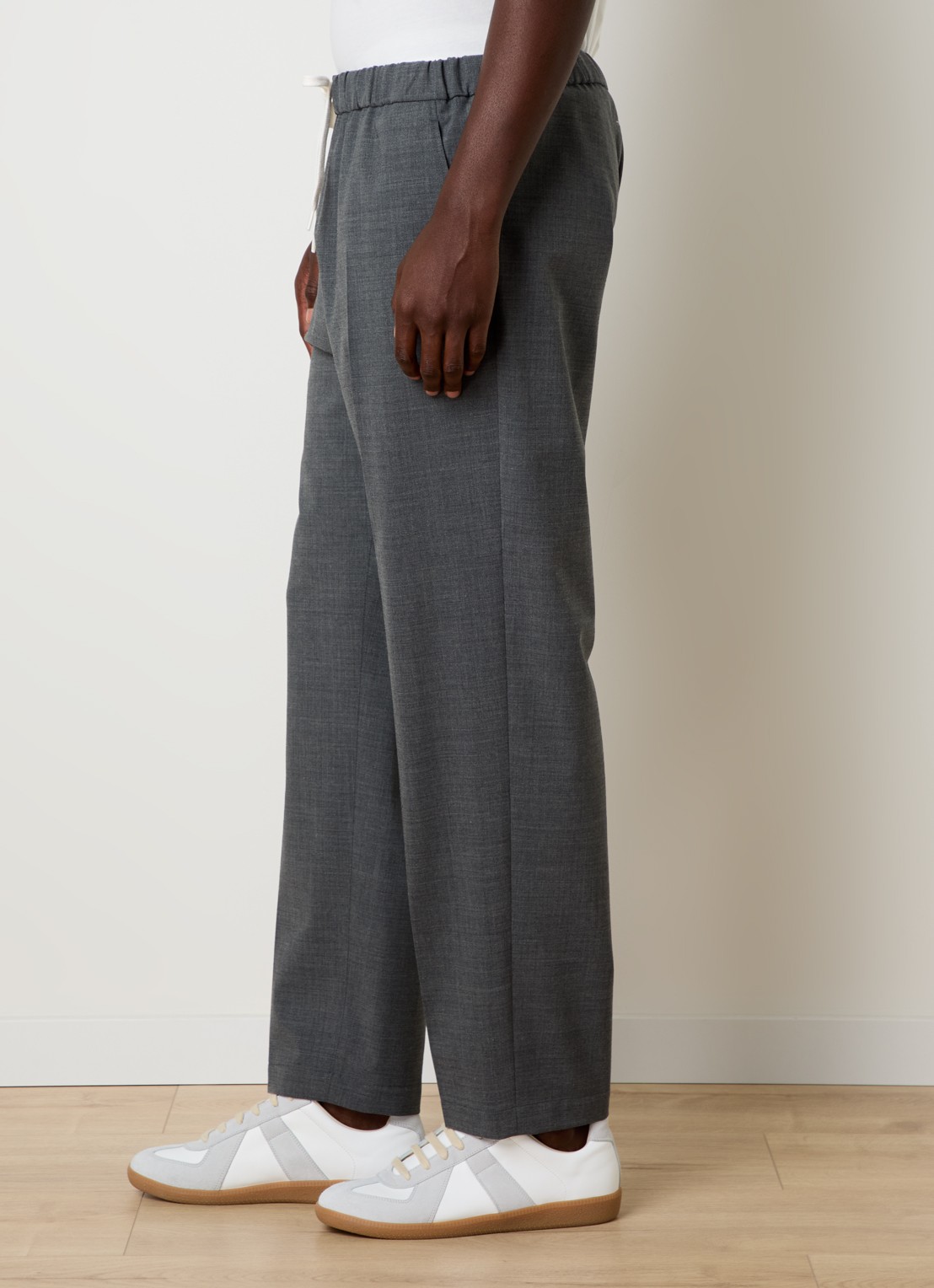 MM6 Straight fit pantalon met persplooi en steekzakken - detail 3 donkergrijs
