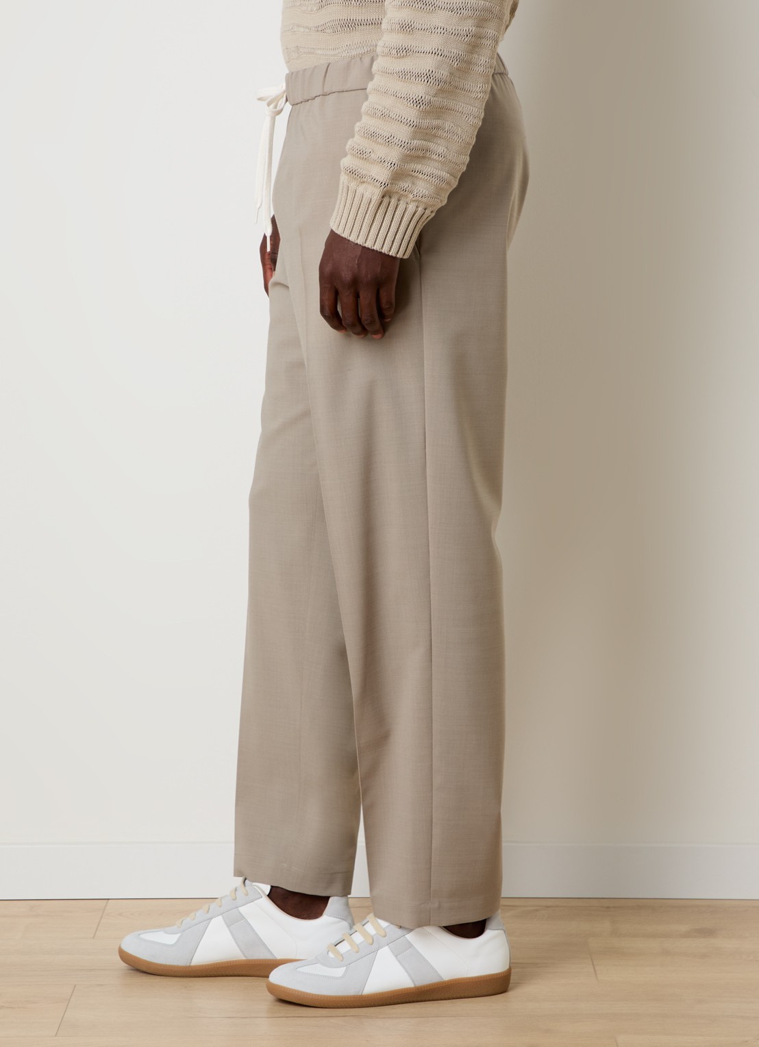 MM6 Straight fit pantalon met persplooi en steekzakken - detail 5 zand