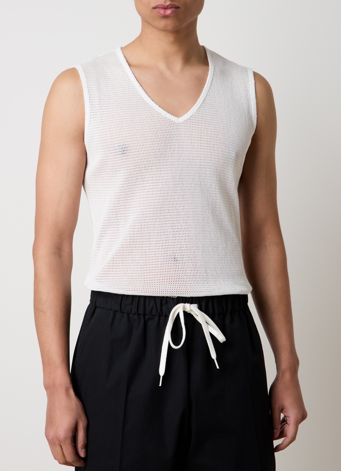 MM6 Tanktop met opengewerkt detail - detail 3 gebroken wit