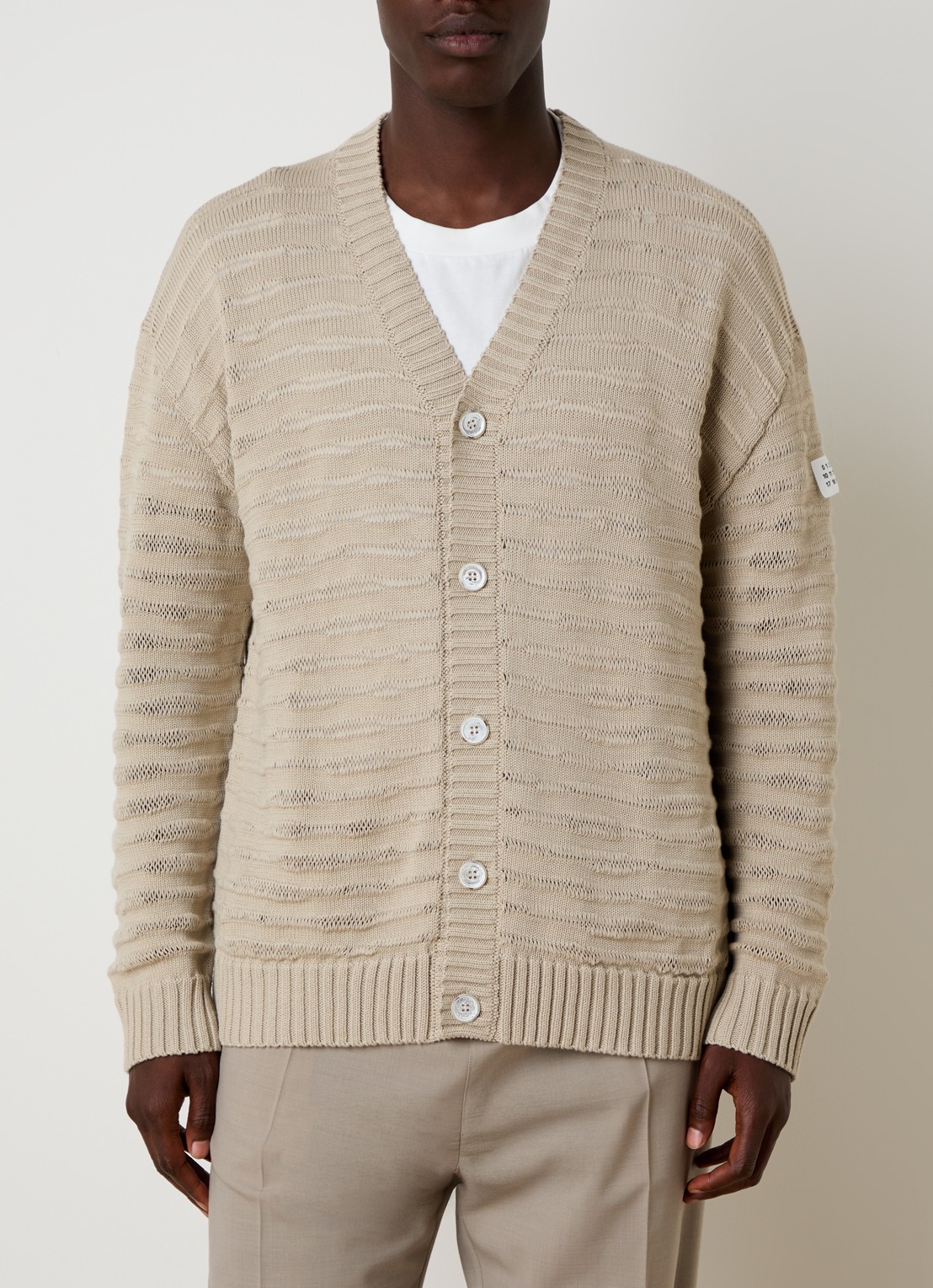 MM6 Vest met opengewerkt dessin en logo - detail 3 donkerbeige