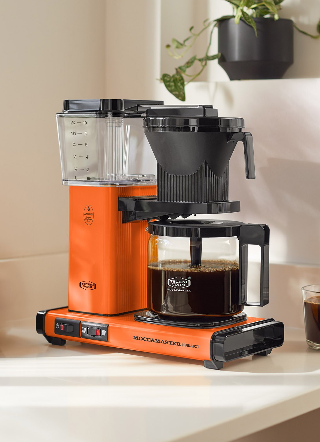 Moccamaster KBG Select koffiezetapparaat 53986 - voorkant 2 oranje