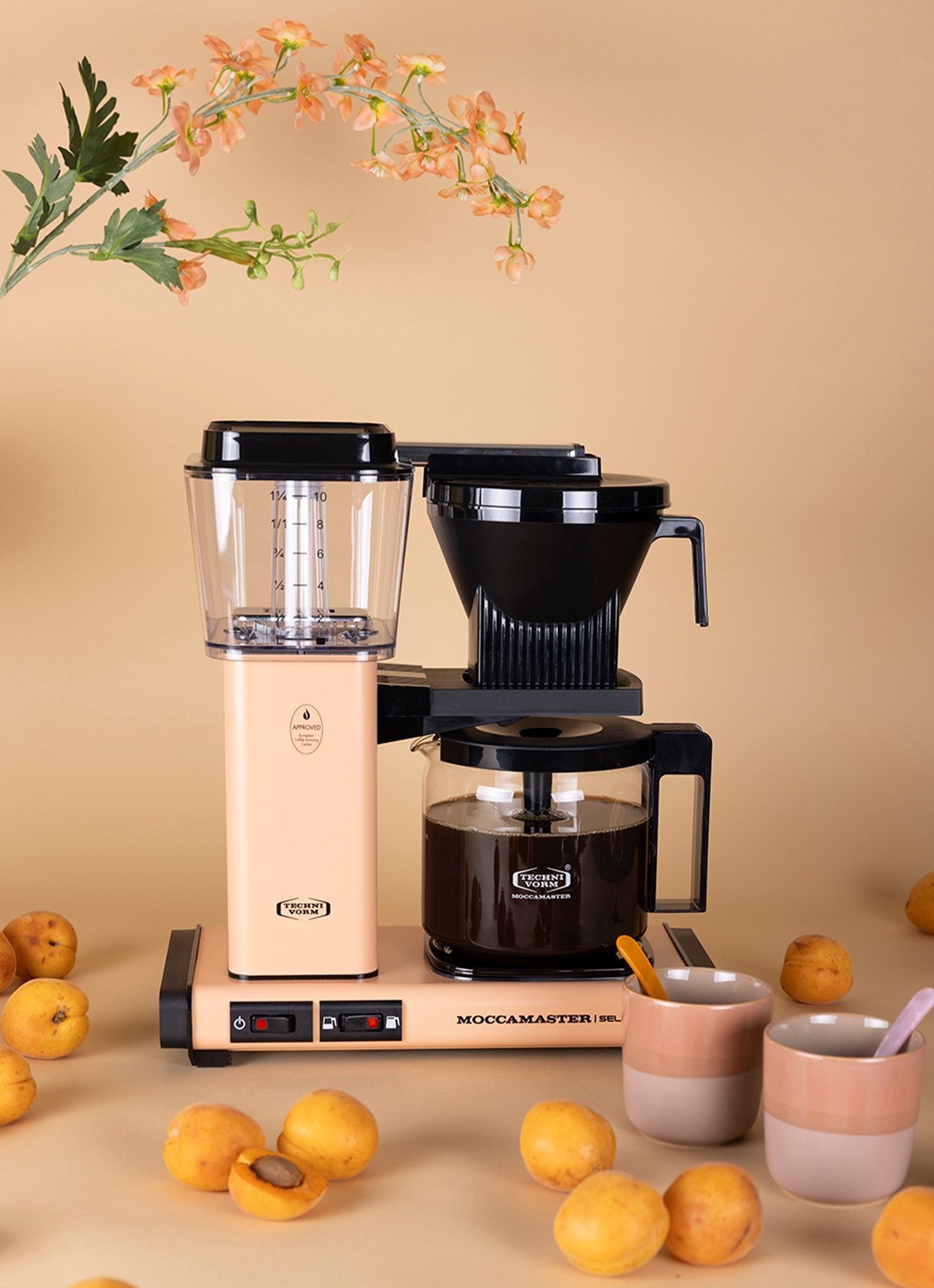 Moccamaster KBG Select koffiezetapparaat 53994 - voorkant 6 abrikoos