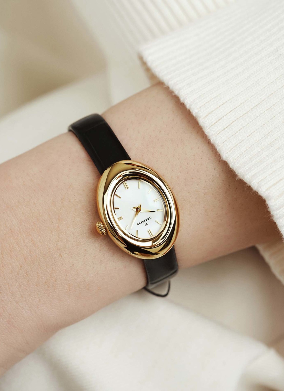 Mockberg Belle Oval horloge MB1414 - achterkant goud