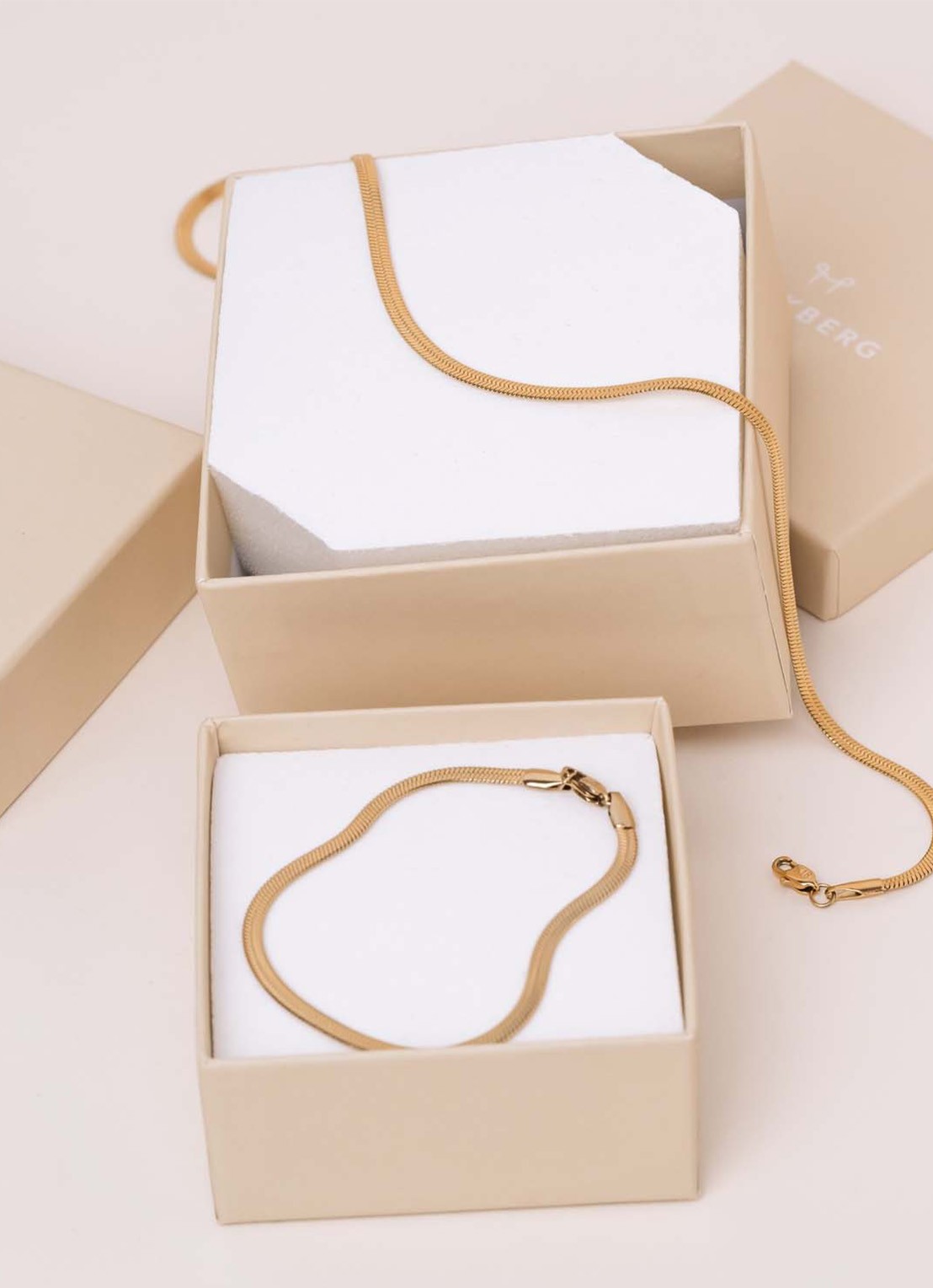 Mockberg Thin Snake ketting MO577 - detail 2 goud