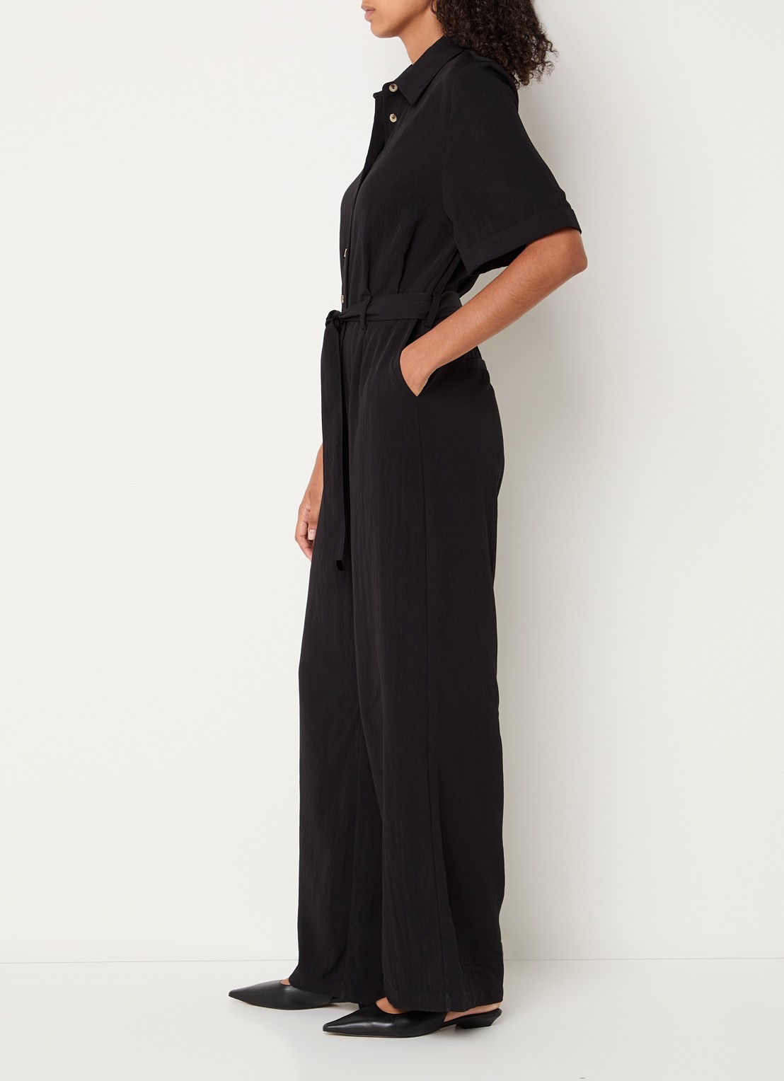 Modström Agnete wide fit jumpsuit met strikceintuur - voorkant 2 zwart