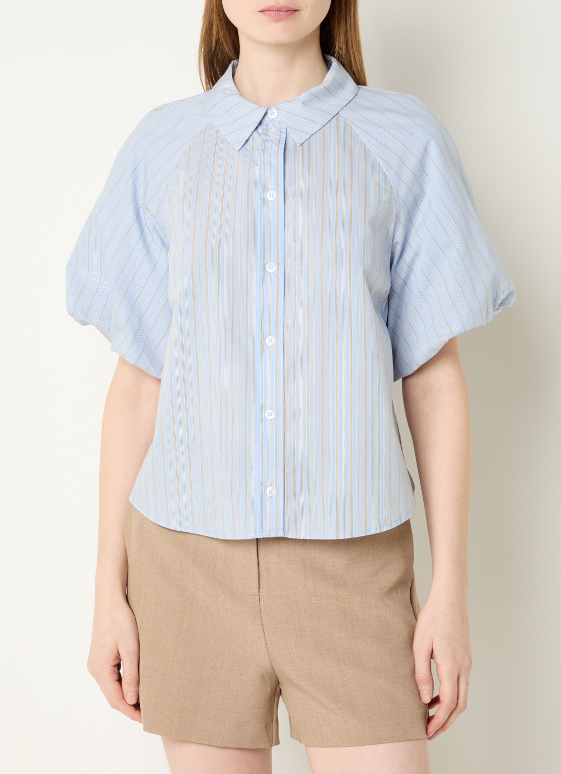 Modström Augusta blouse met ballonmouw en streepprint - detail 2 lichtblauw