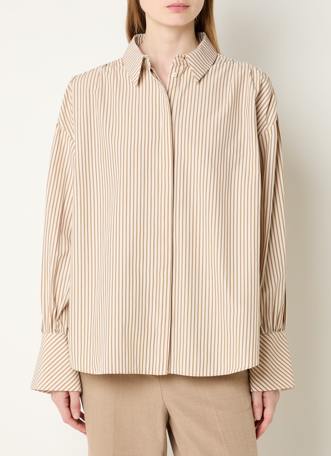 Modström Baldvin blouse met trompetmouw en streepprint - detail 4 donkerbeige