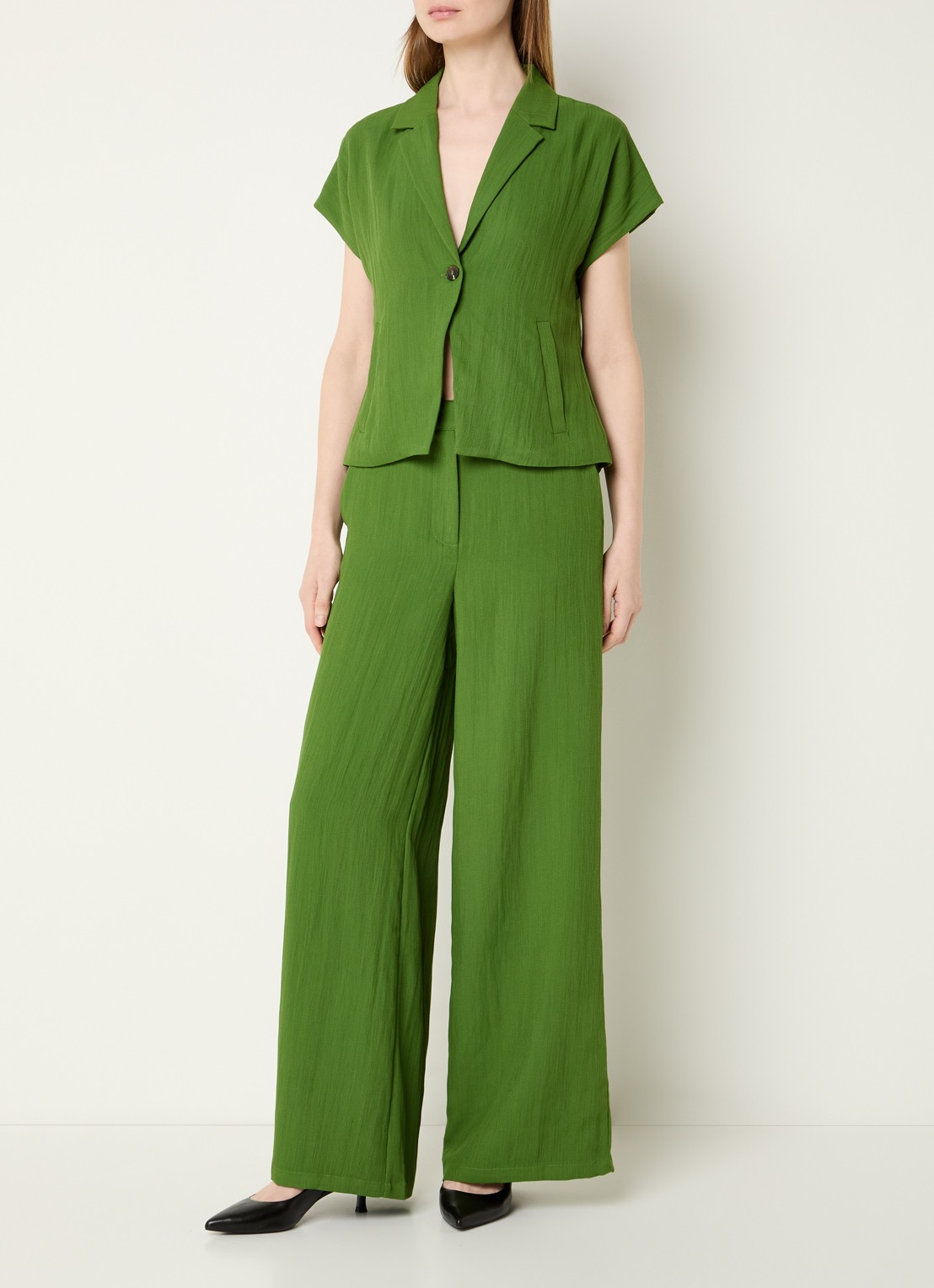 Modström Benitta mid waist wide fit pantalon van crêpe - voorkant 4 groen