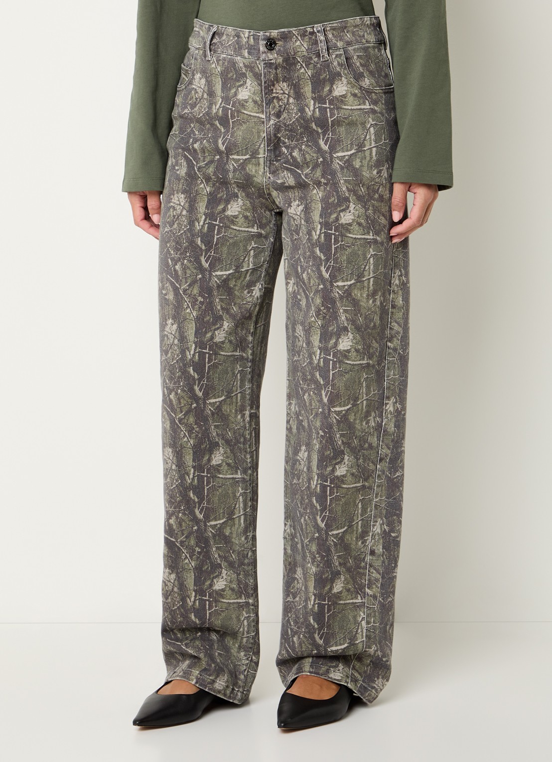 Modström Carton high waist wide leg jeans met camouflageprint - detail 2 donkergroen