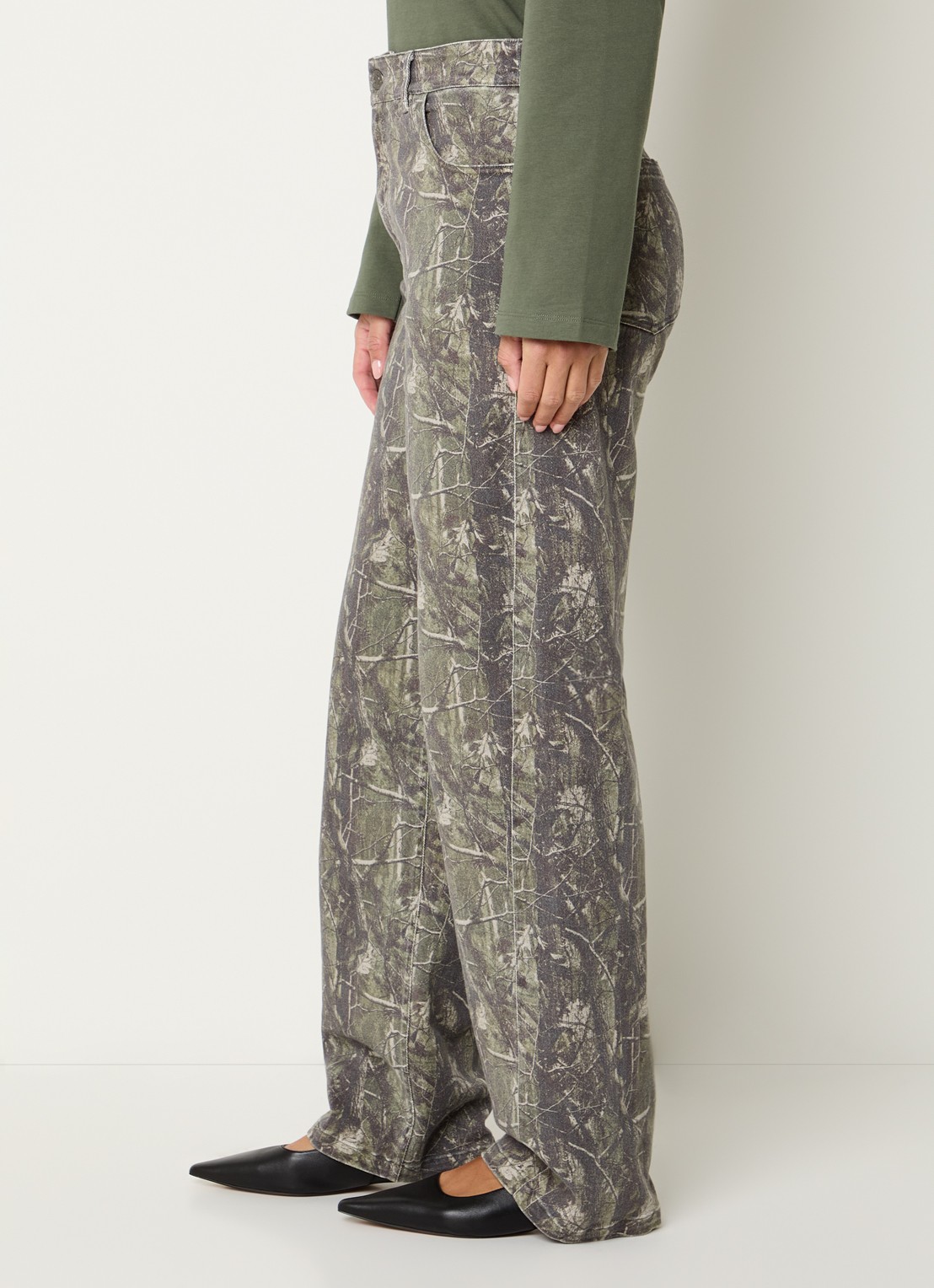 Modström Carton high waist wide leg jeans met camouflageprint - detail 3 donkergroen