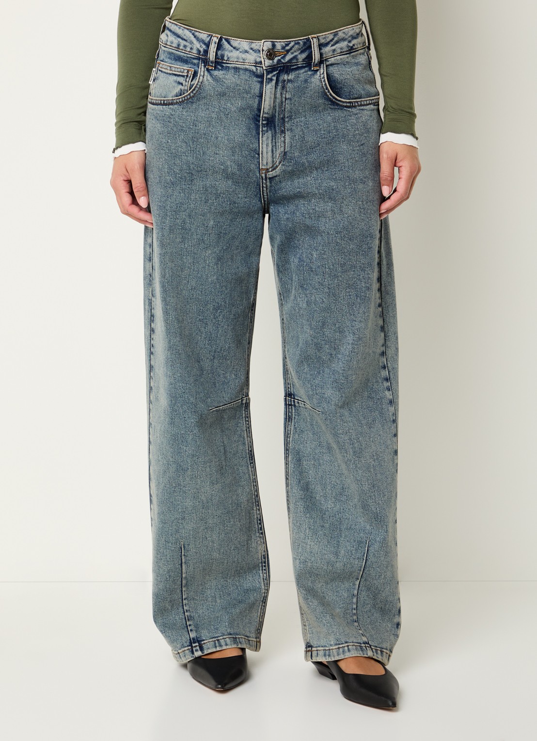 Modström Cille low waist wide fit jeans met medium wassing - detail 2 indigo