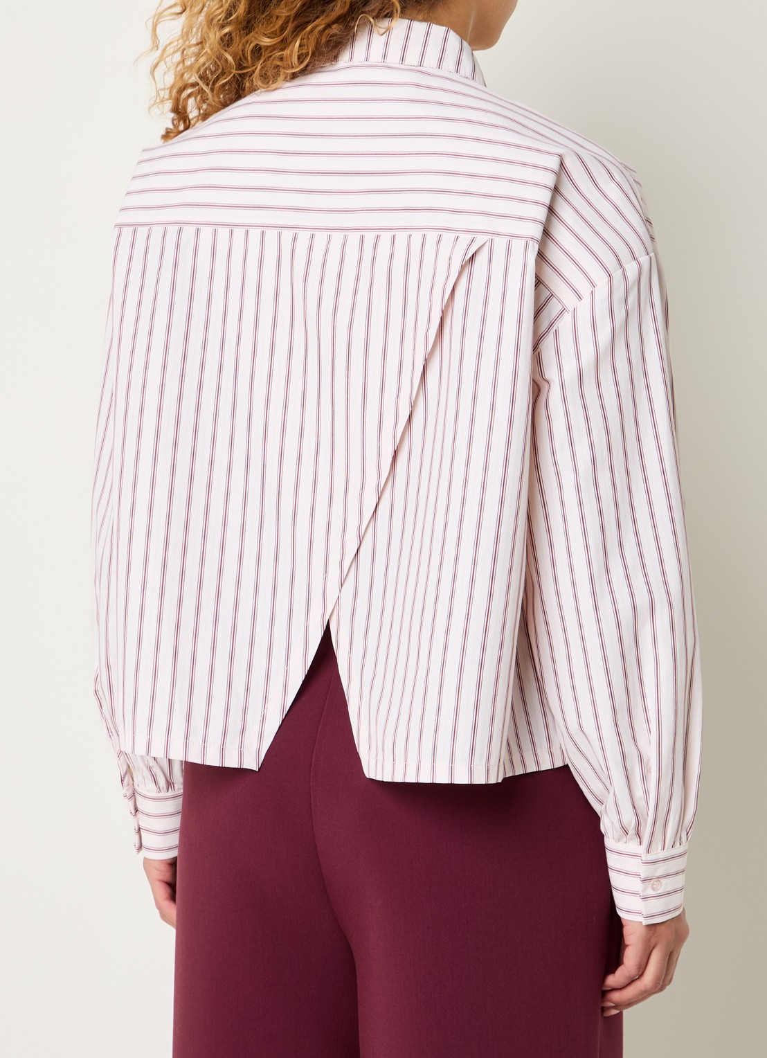 Modström Dilan blouse met split en streepprint - detail 4 bordeauxrood