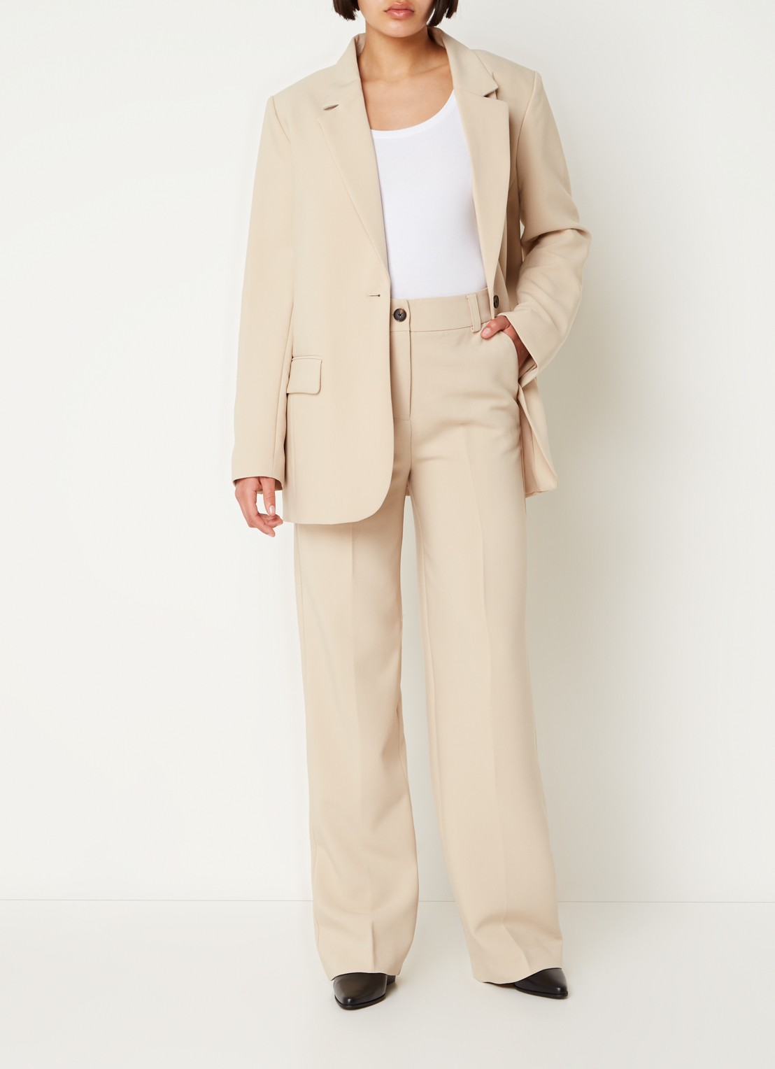 Modström Gale high waist straight fit pantalon met steekzakken en persplooi - voorkant 4 donkerbeige