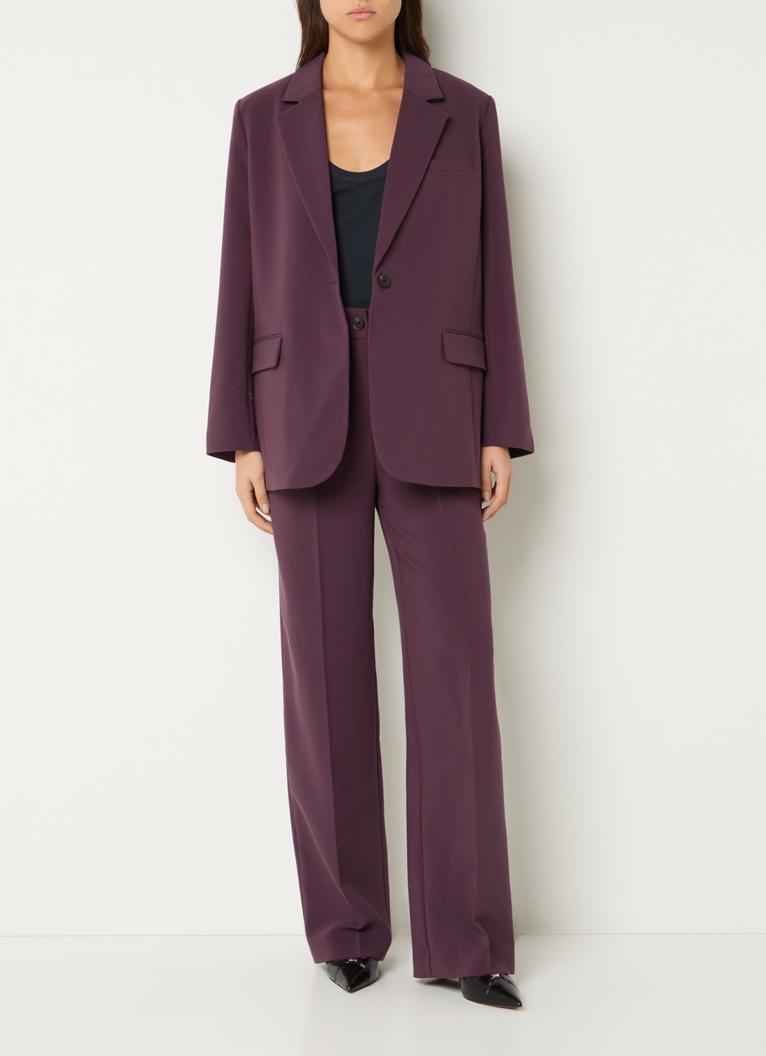 Modström Gale high waist straight fit pantalon met steekzakken en persplooi - voorkant 2 aubergine
