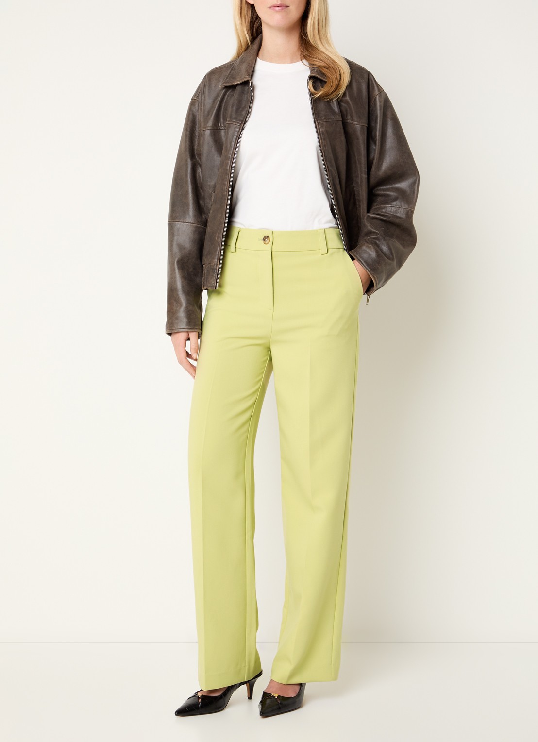 Modström Gale high waist straight fit pantalon met steekzakken en persplooi - voorkant 3 lime
