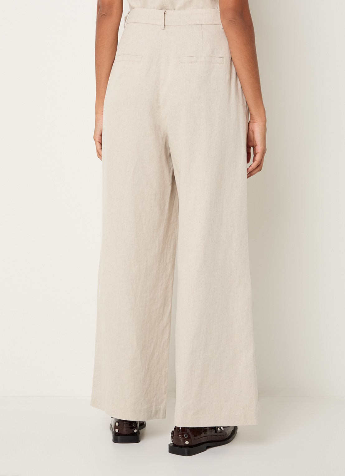 Modström Gale mid waist loose fit pantalon in linnenblend - achterkant beige
