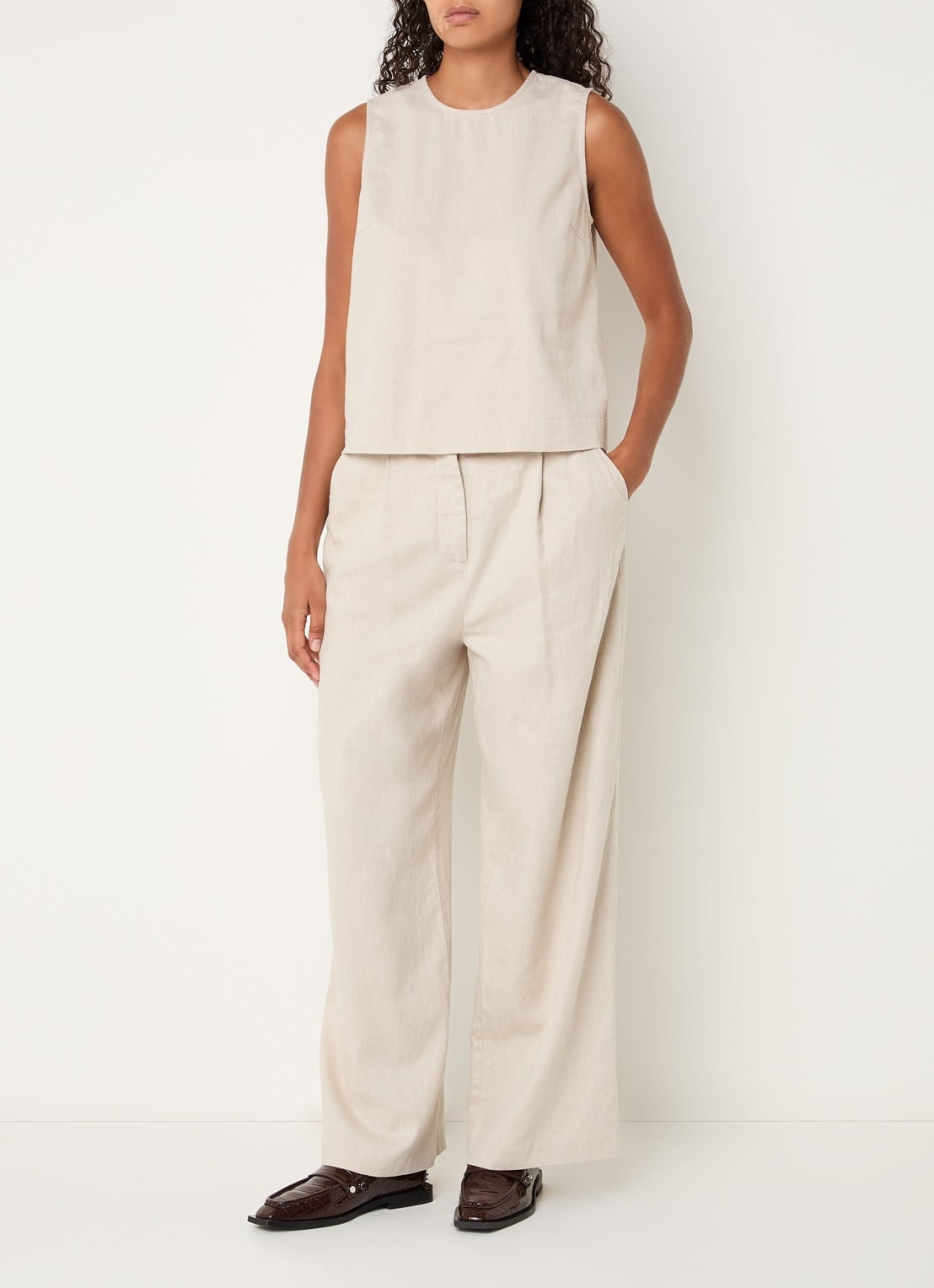 Modström Gale top in linnenblend met keyhole - voorkant 2 beige