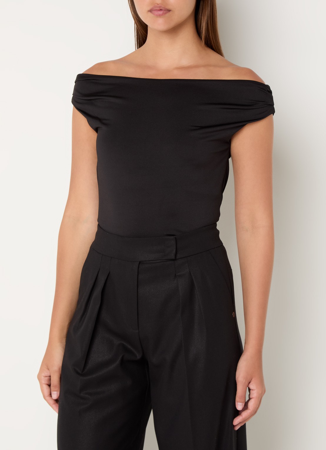 Modström Hima off shoulder top - detail zwart