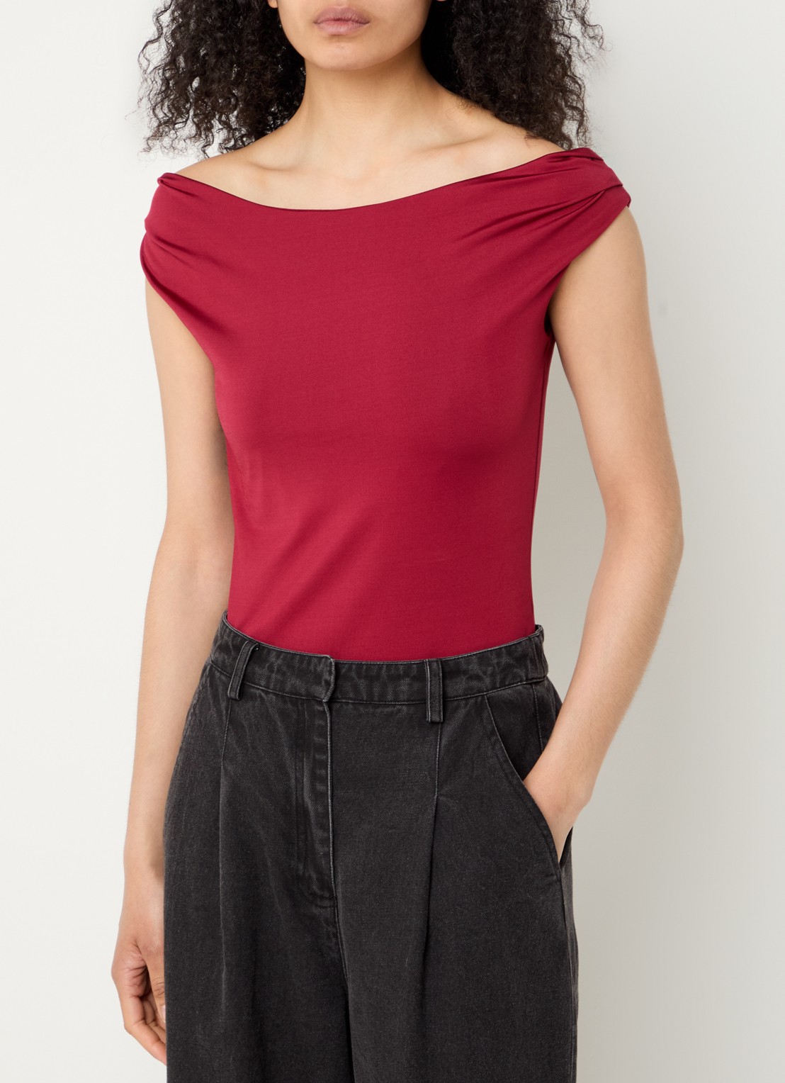 Modström Hima off shoulder top - detail donkerrood