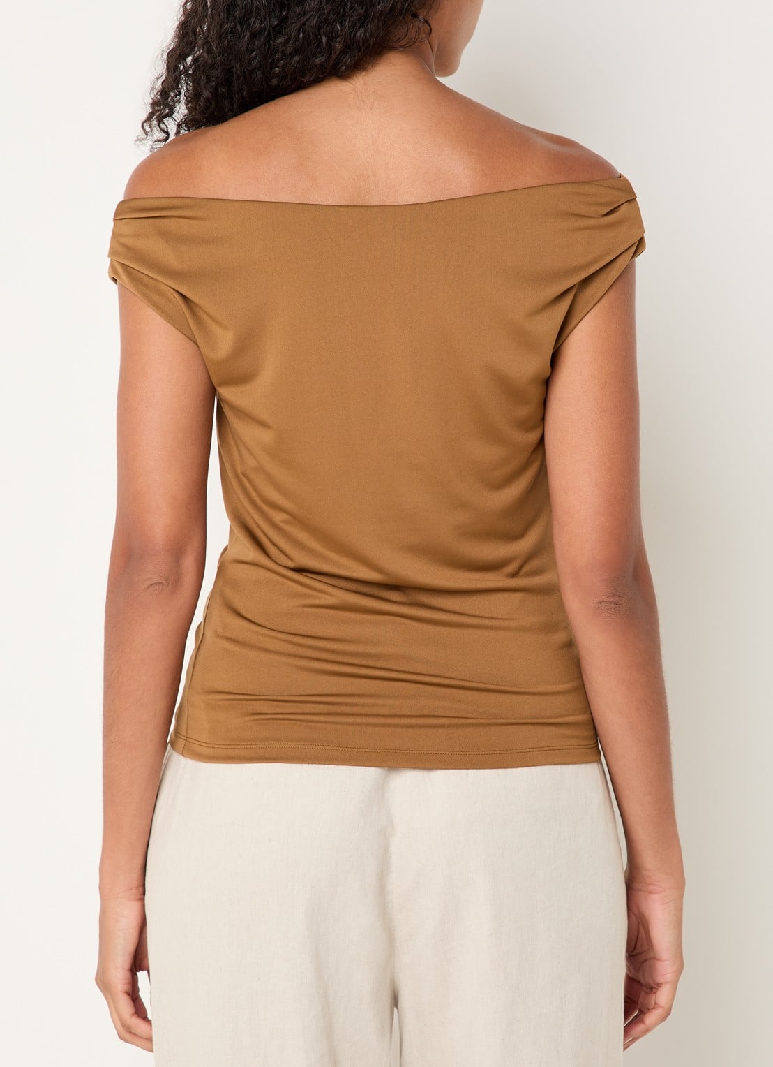 Modström Hima off shoulder top - achterkant 3 roestbruin