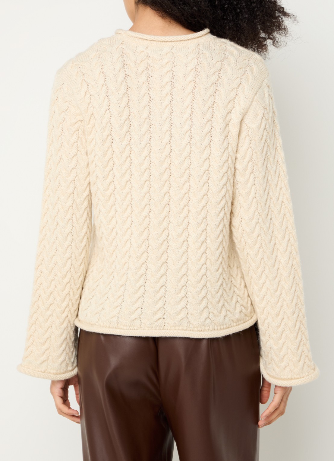 Modström Kurtis kabelgebreide trui in alpaca wolblend - achterkant 4 gebroken wit