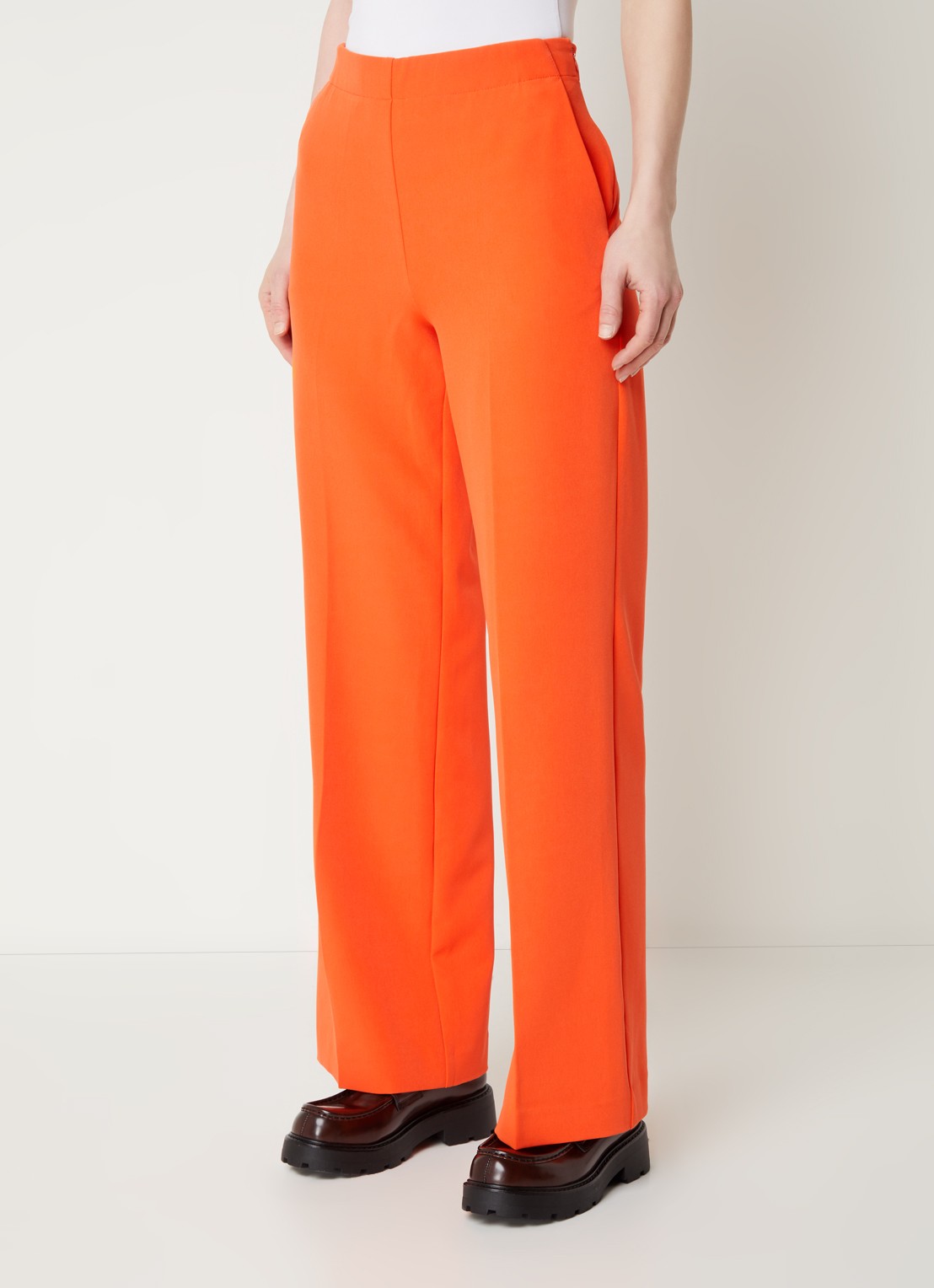 Modström Nelli high waist loose fit pantalon met steekzakken - detail 3 oranje