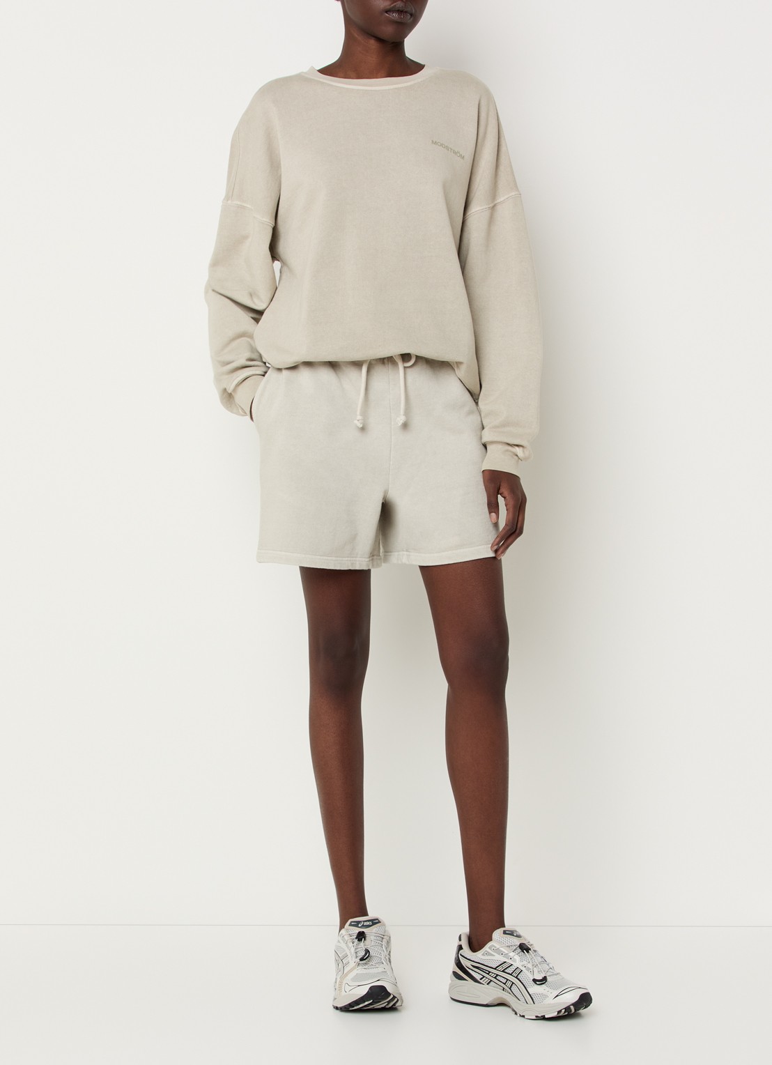 Modström Niarn sweater met logo - voorkant 4 lichtgrijs