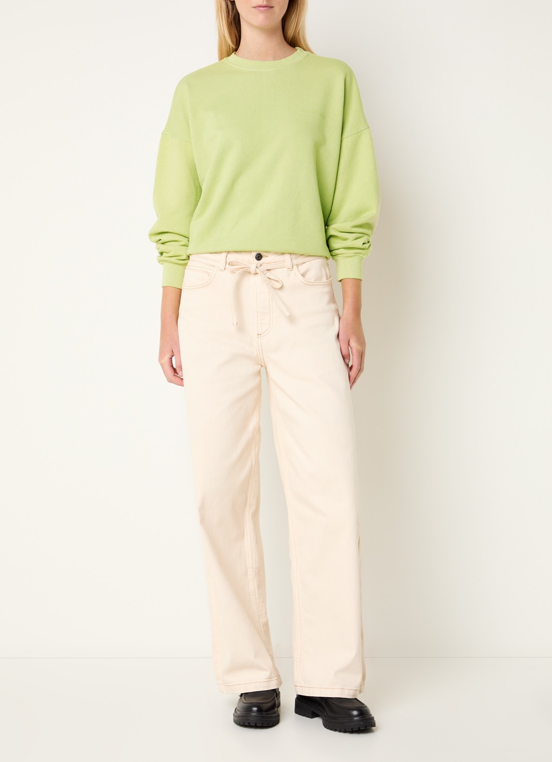 Modström Niarn sweater met logo - voorkant 2 lime
