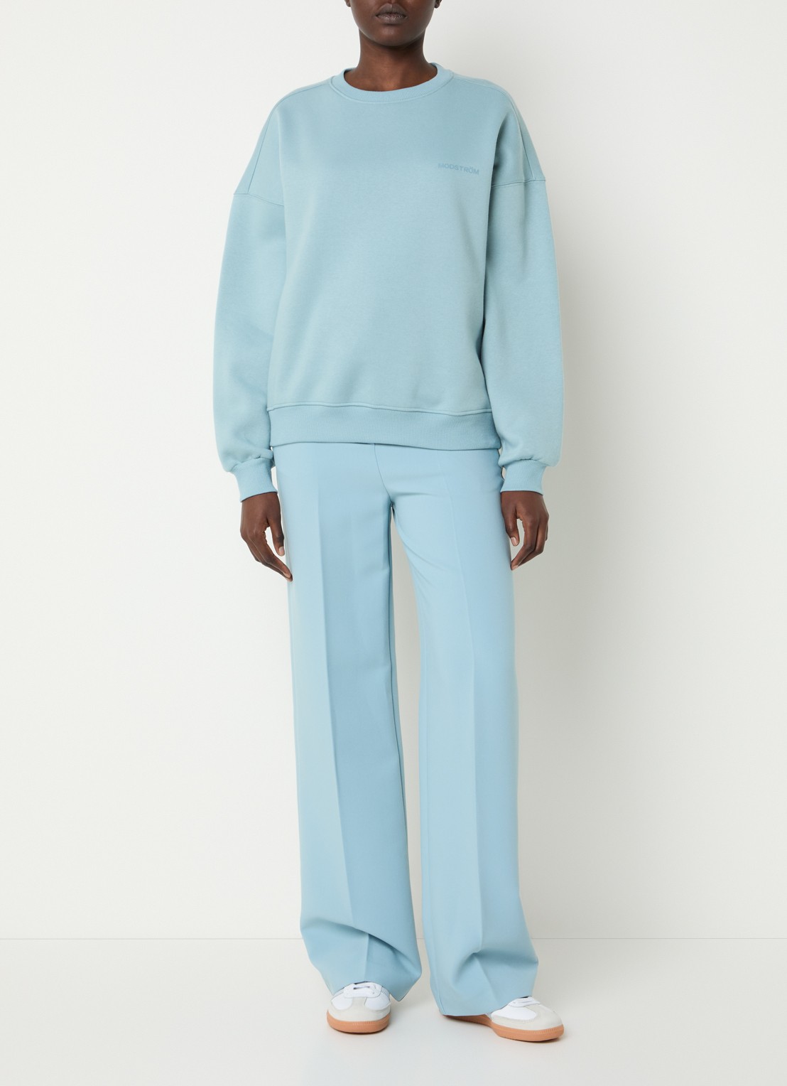 Modström Paula sweater met logo - voorkant 2 aquablauw