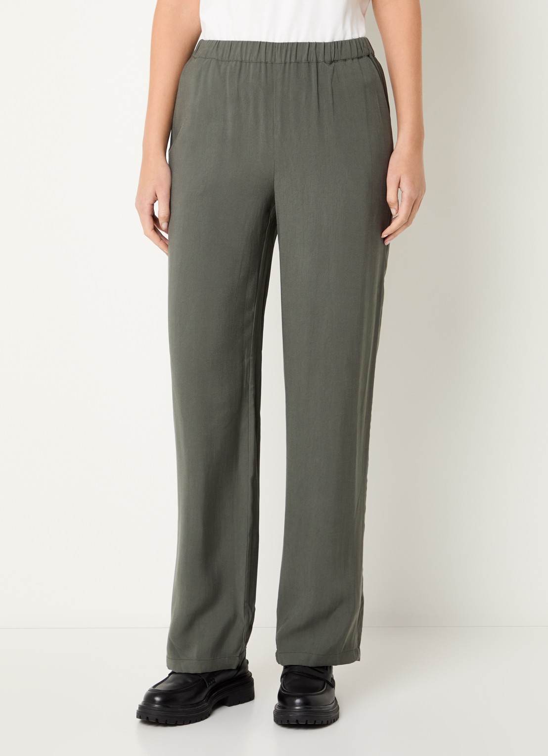 Modström Sebastian high waist straight fit broek met steekzakken - detail 4 legergroen