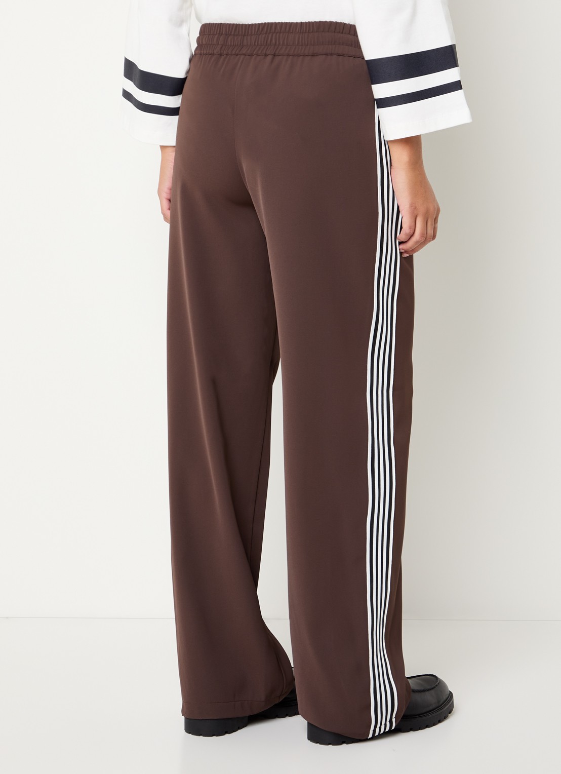 Modström Tinnie high waist wide fit trackpants met gestreept detail - achterkant 3 bruin