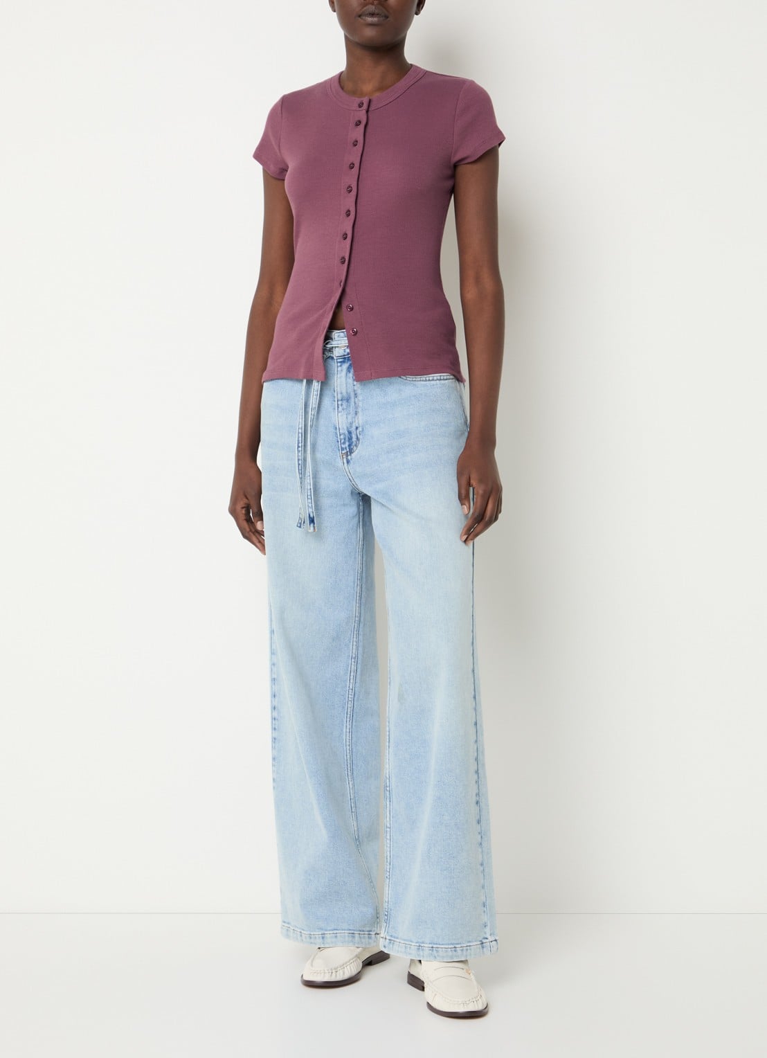 Modström Vilson T-shirt met ribstructuur - voorkant 3 aubergine