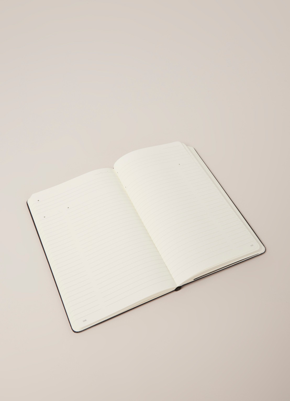 Moleskine Professional notitieboek hard L 21 x 13 cm - detail 3 zwart