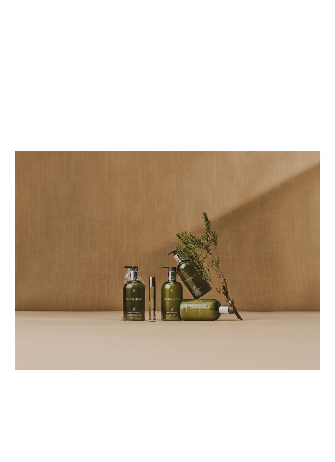 Molton Brown Reviving Rosemary Bath & Shower Oil-In-Gel - bad- & douchegel - detail 3 undefined