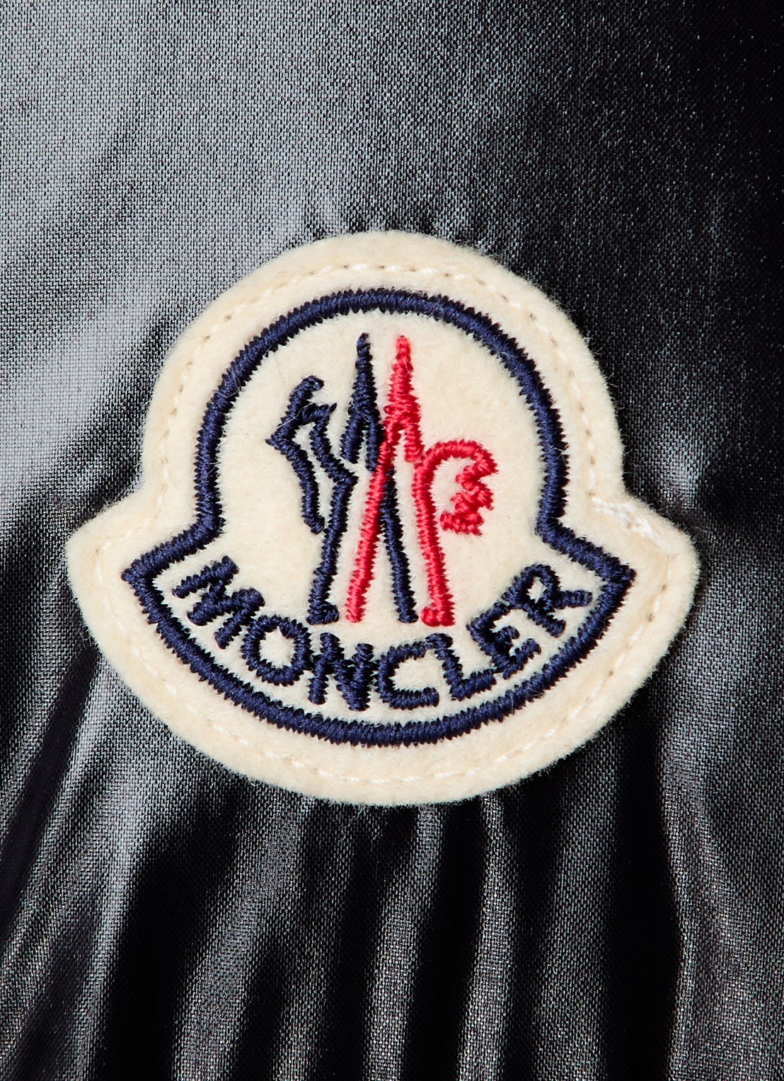 Moncler Abbadia puffer jack met glanzende finish en logo - detail 6 zwart