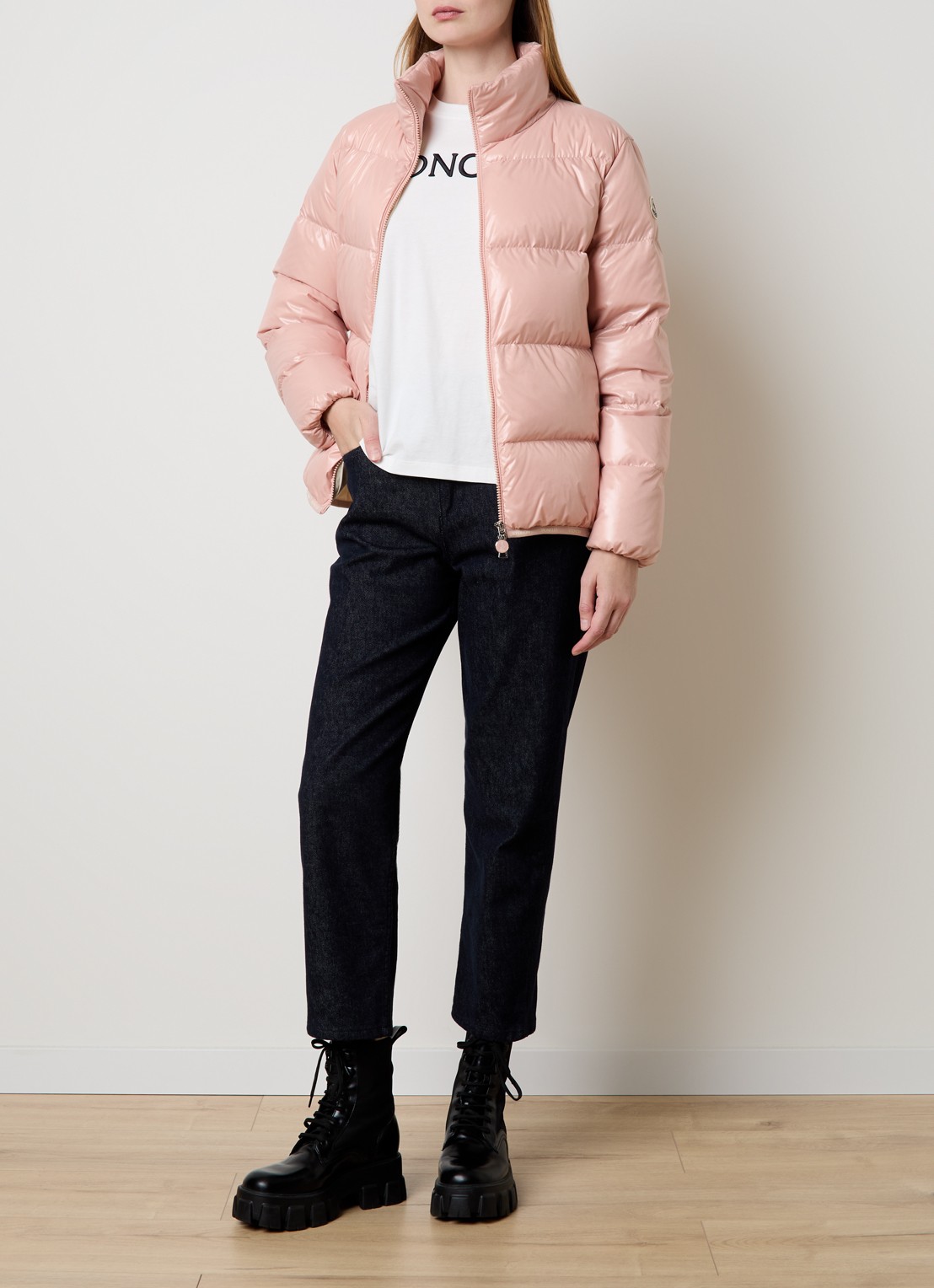 Moncler Abbadia puffer jack met glanzende finish en logo - voorkant 6 oudroze