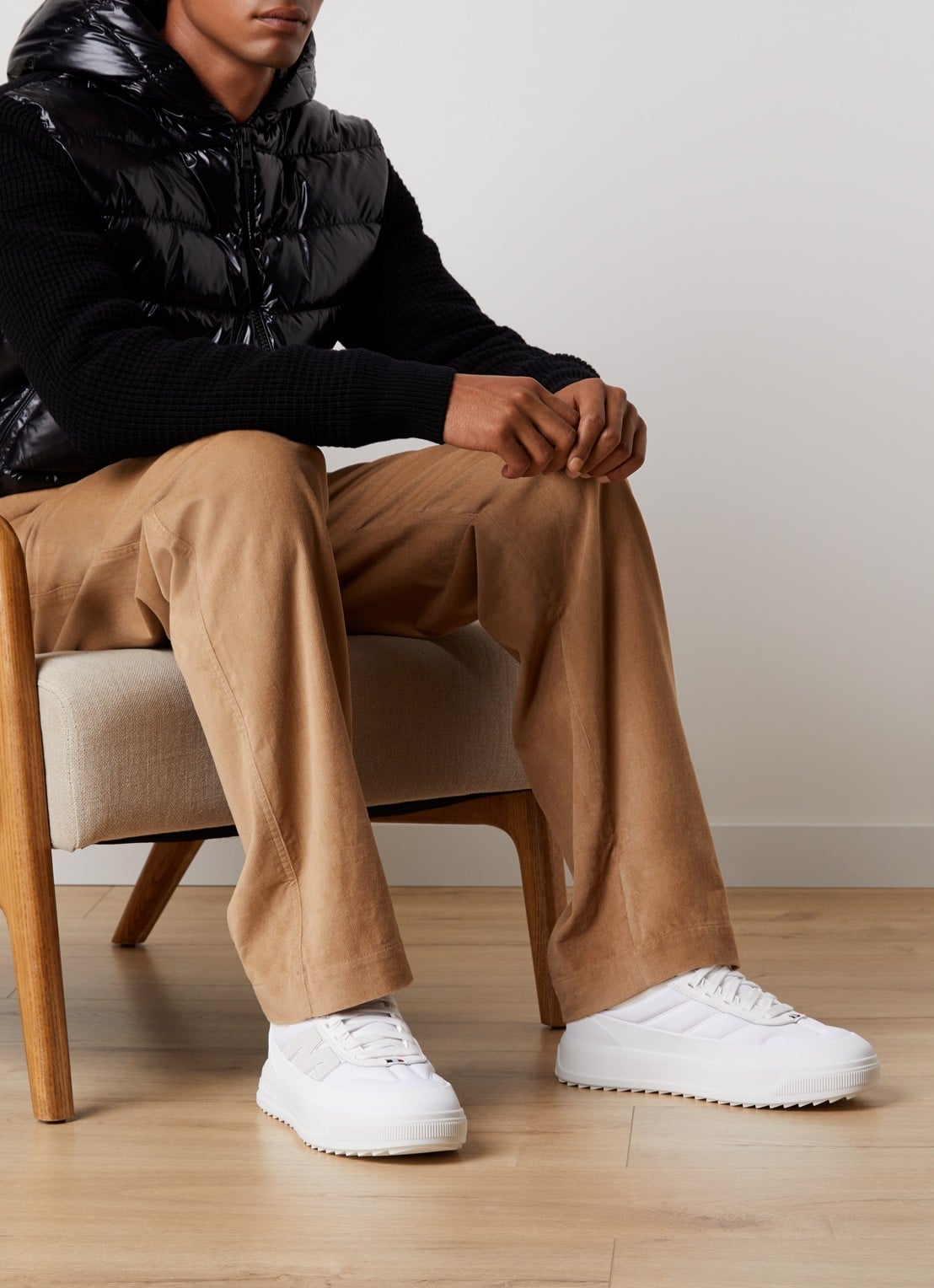 Moncler Altive sneaker met nubuck details - voorkant 2 wit
