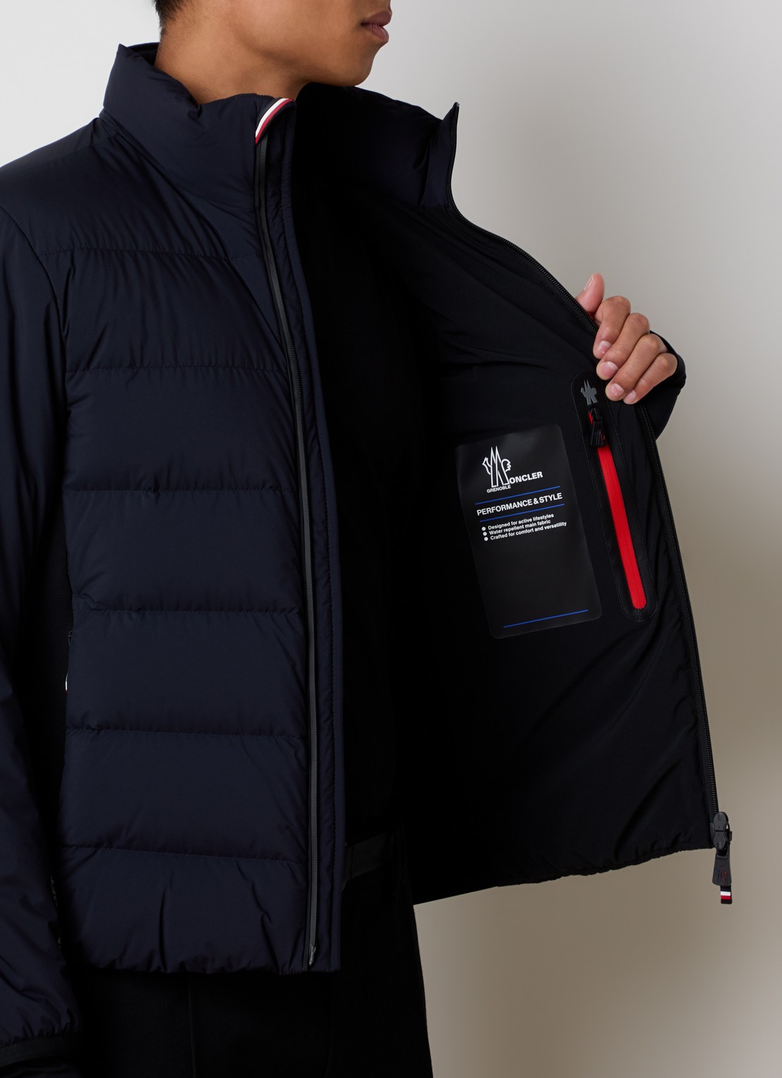 Moncler Araripe gewatteerd jack met donsvulling en waterafstotende coating - detail 4 donkerblauw