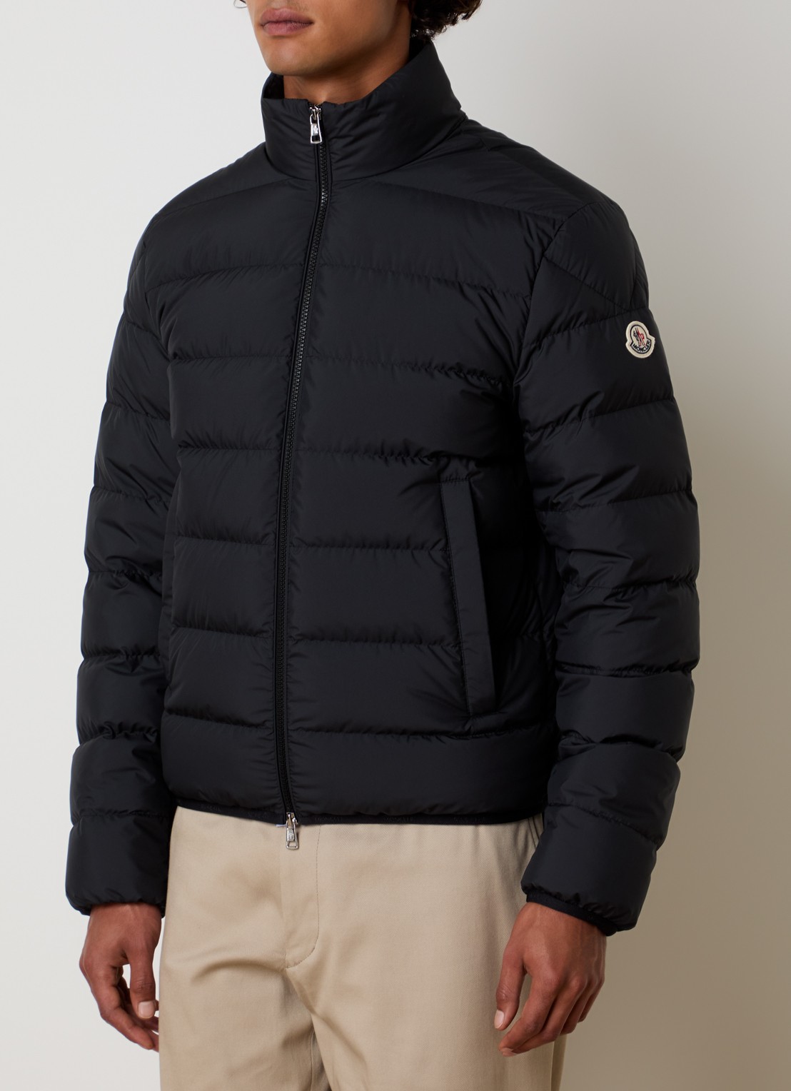 Moncler Baudinet puffer jack met donsvulling en logo - detail 4 zwart