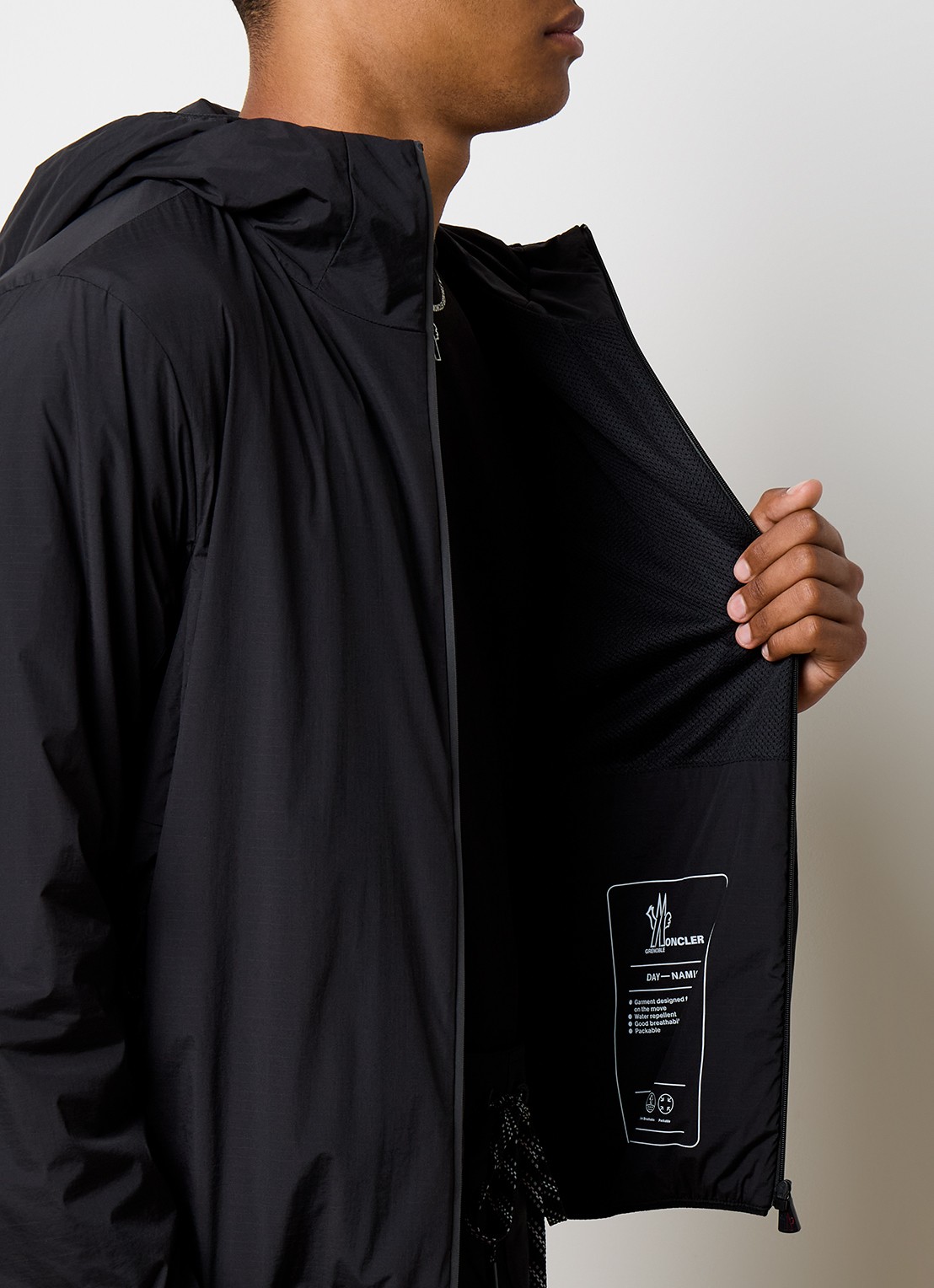 Moncler Bissen windjack met logo en capuchon  - detail 3 zwart