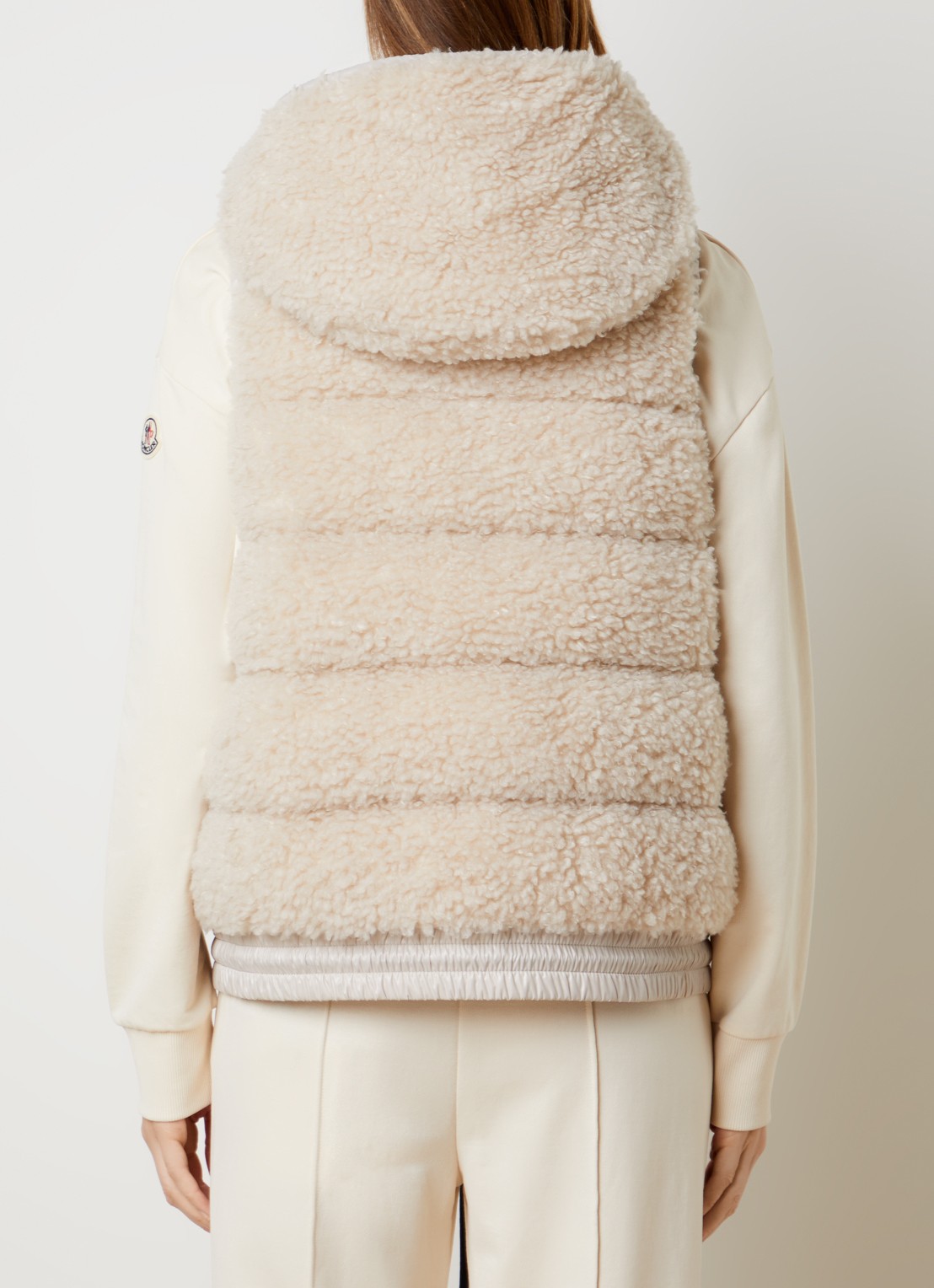 Moncler Bodywarmer van teddy met logo en steekzakken - achterkant 3 beige