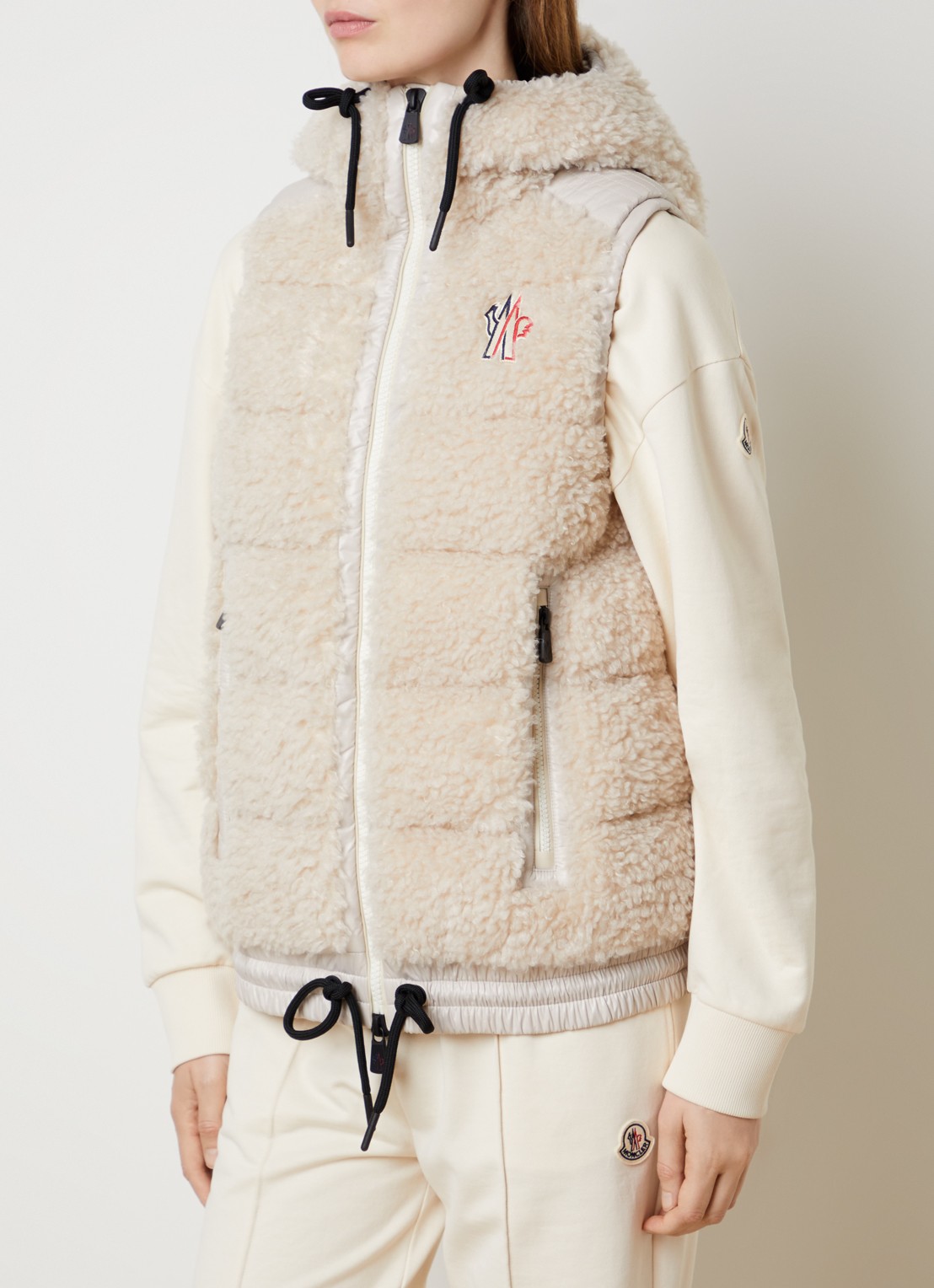 Moncler Bodywarmer van teddy met logo en steekzakken - detail 4 beige