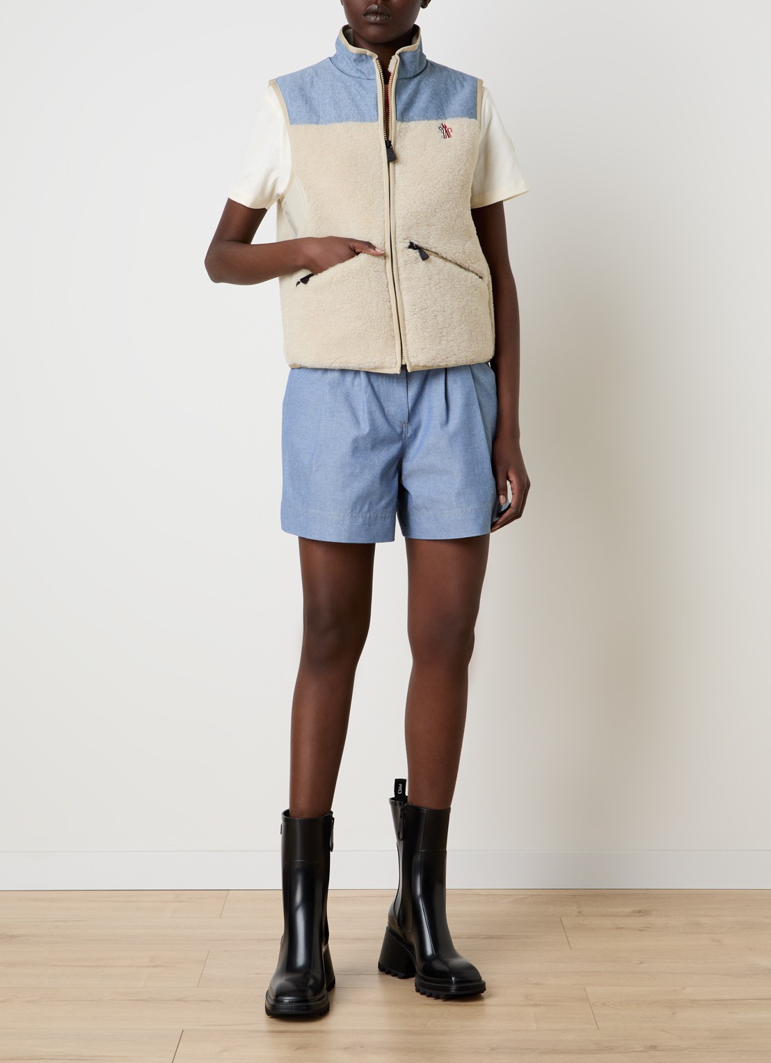Moncler Bodywarmer van teddy met ritszakken - voorkant 6 beige
